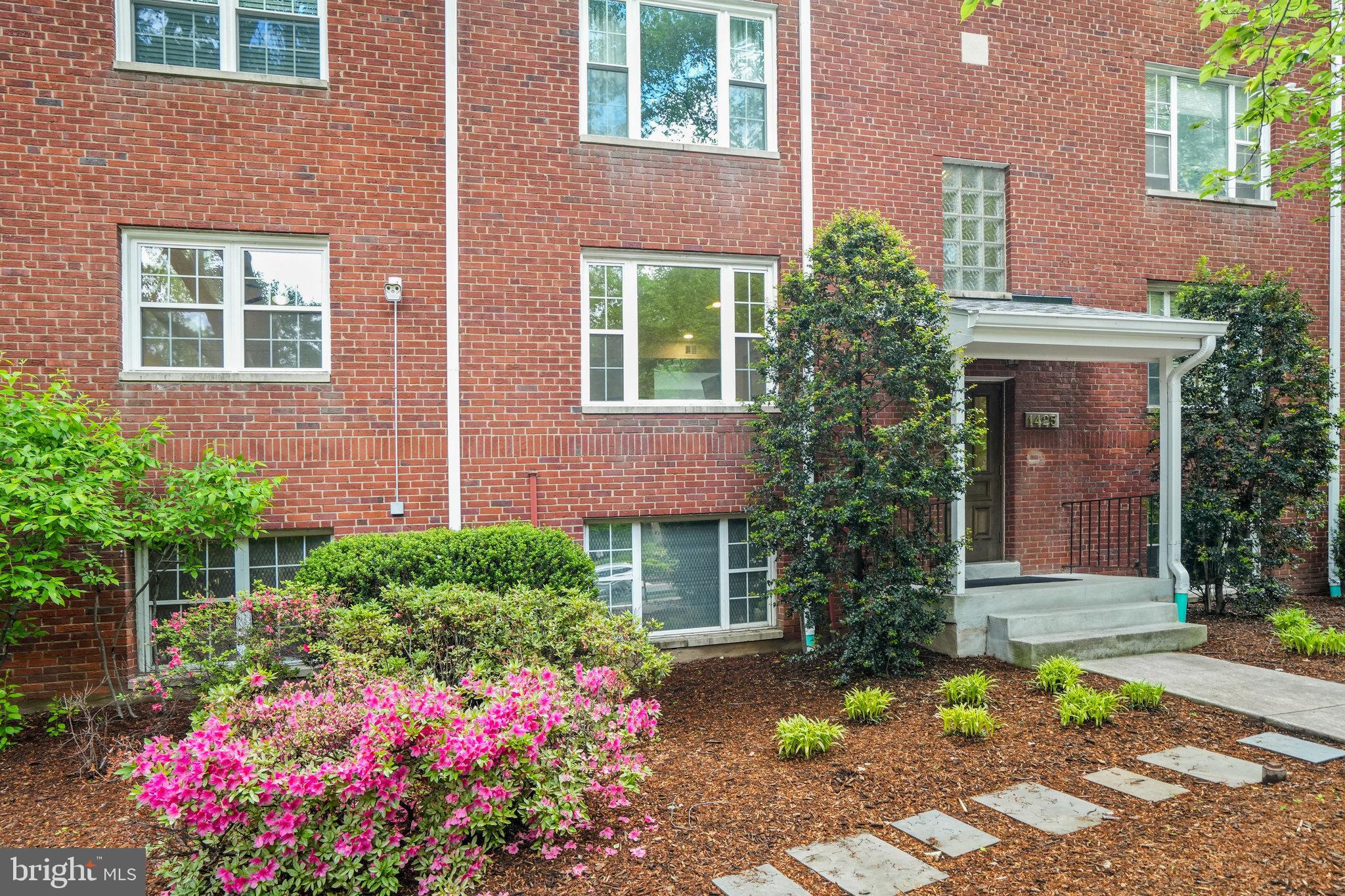 ROSSLYN HEIGHTS - Residential
