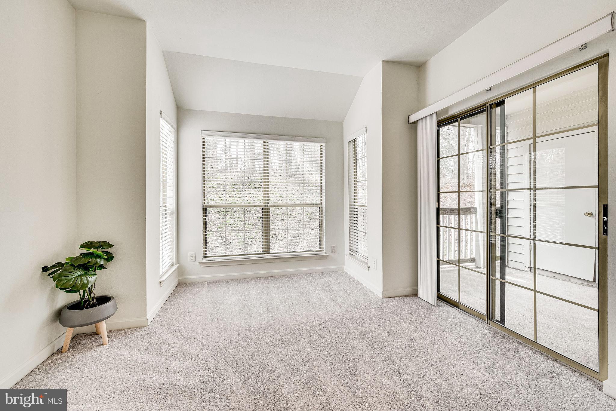 PENDERBROOK SQUARE CONDOMINIUMS - Residential Lease