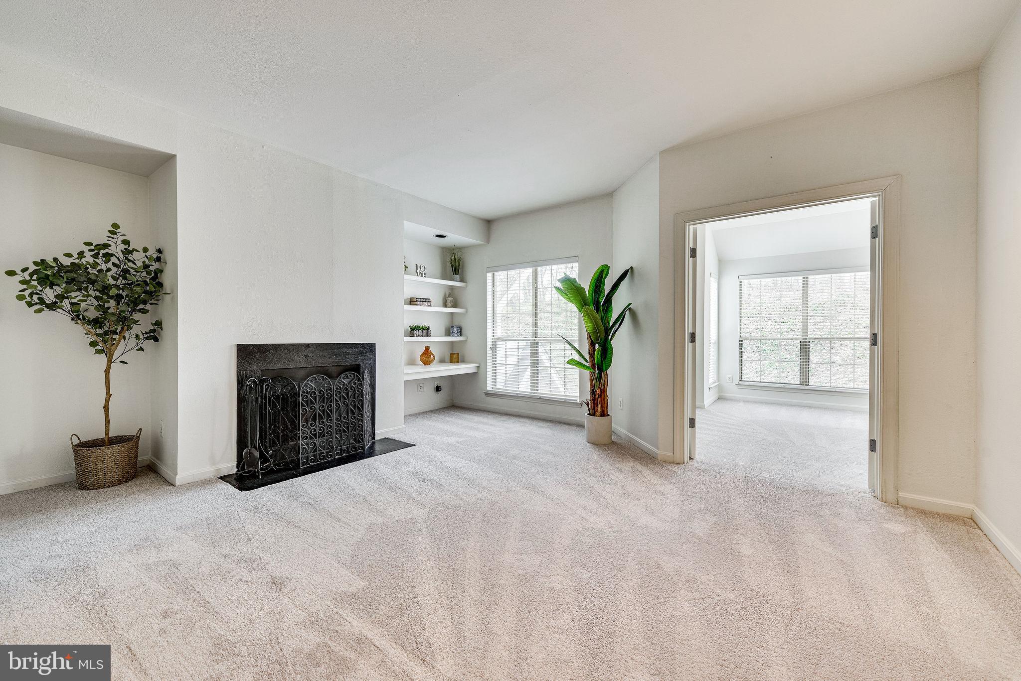 PENDERBROOK SQUARE CONDOMINIUMS - Residential Lease