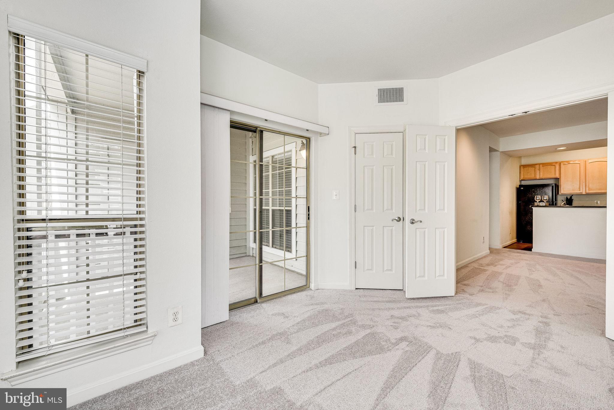PENDERBROOK SQUARE CONDOMINIUMS - Residential Lease