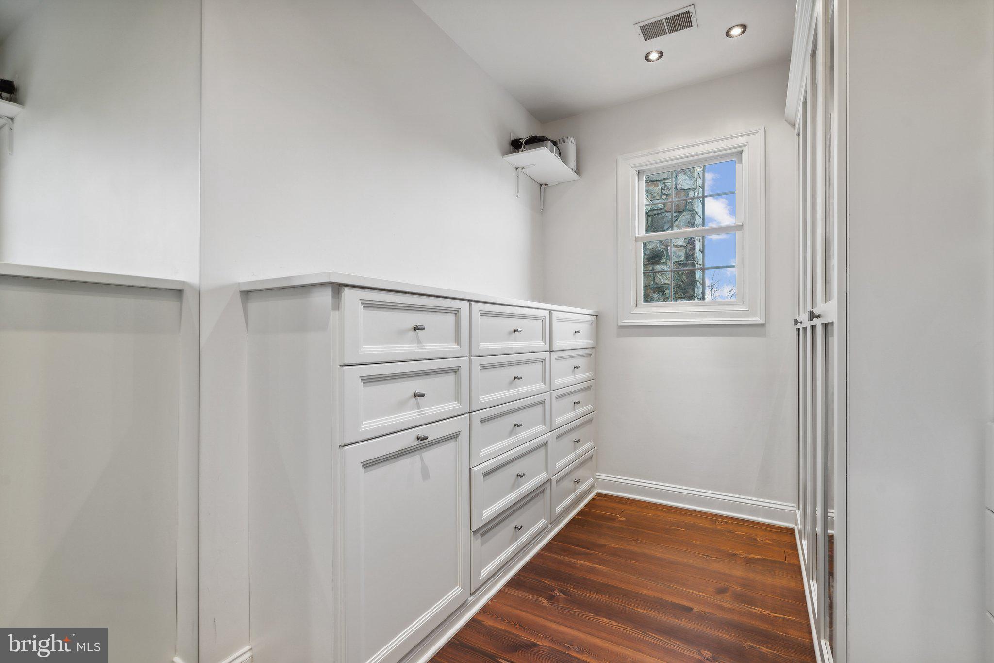 BEACON HILL - Residential