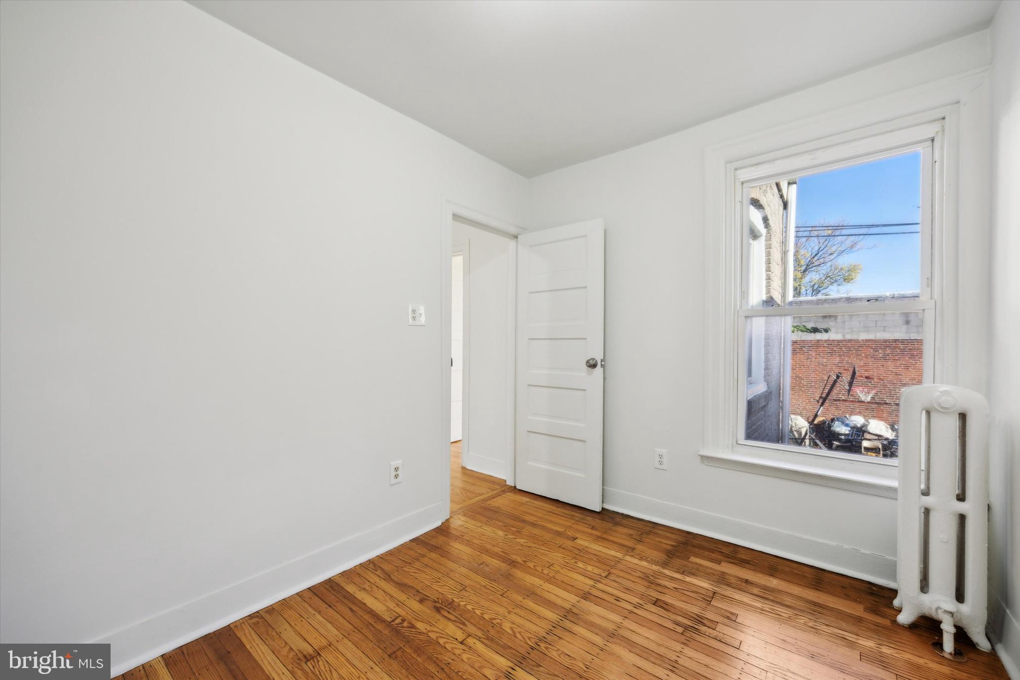 ELMWOOD PARK - Residential Lease
