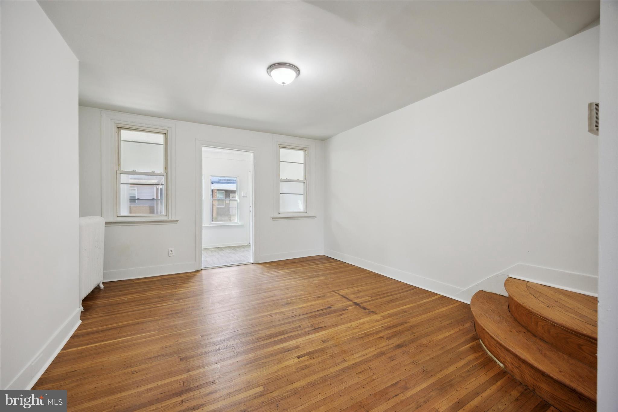 ELMWOOD PARK - Residential Lease