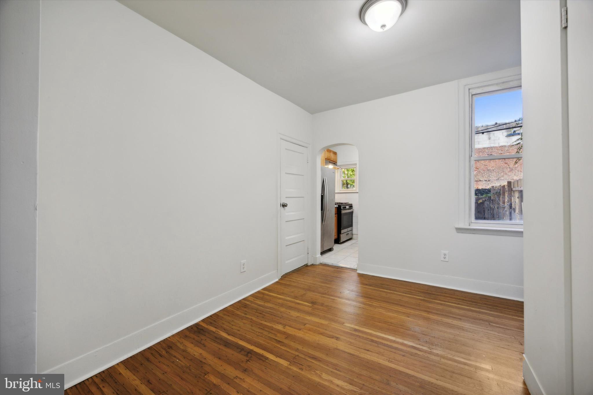 ELMWOOD PARK - Residential Lease