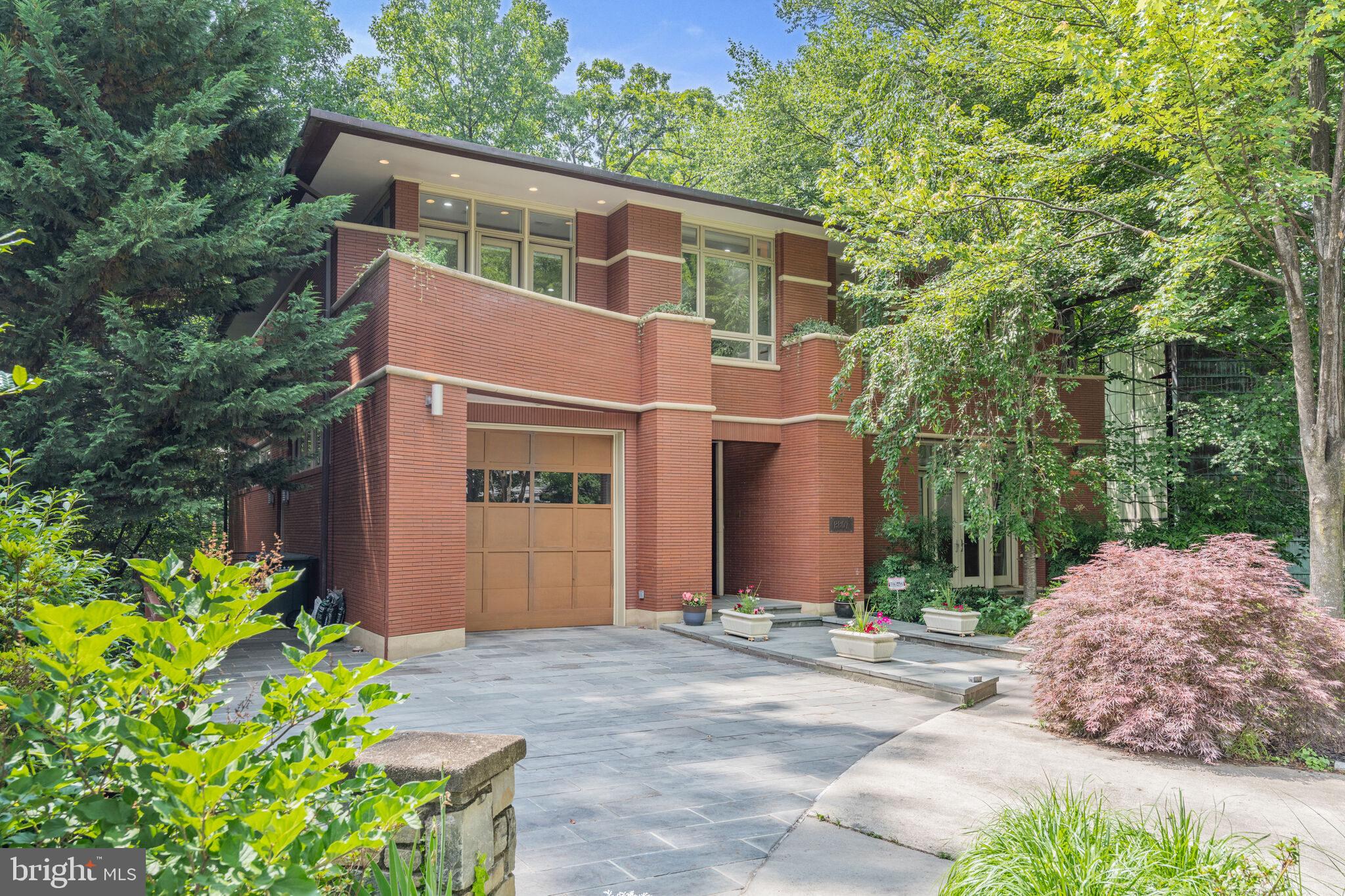 FOREST HILLS - Residential