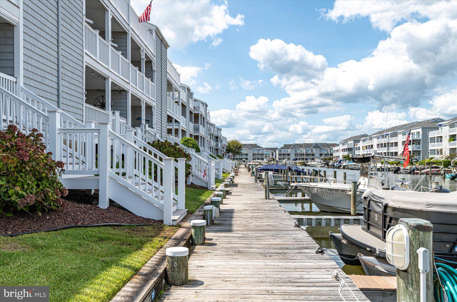 HIDDEN HARBOR - Residential