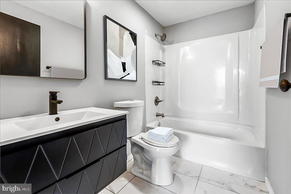 ROLLING MEADOWS - Residential