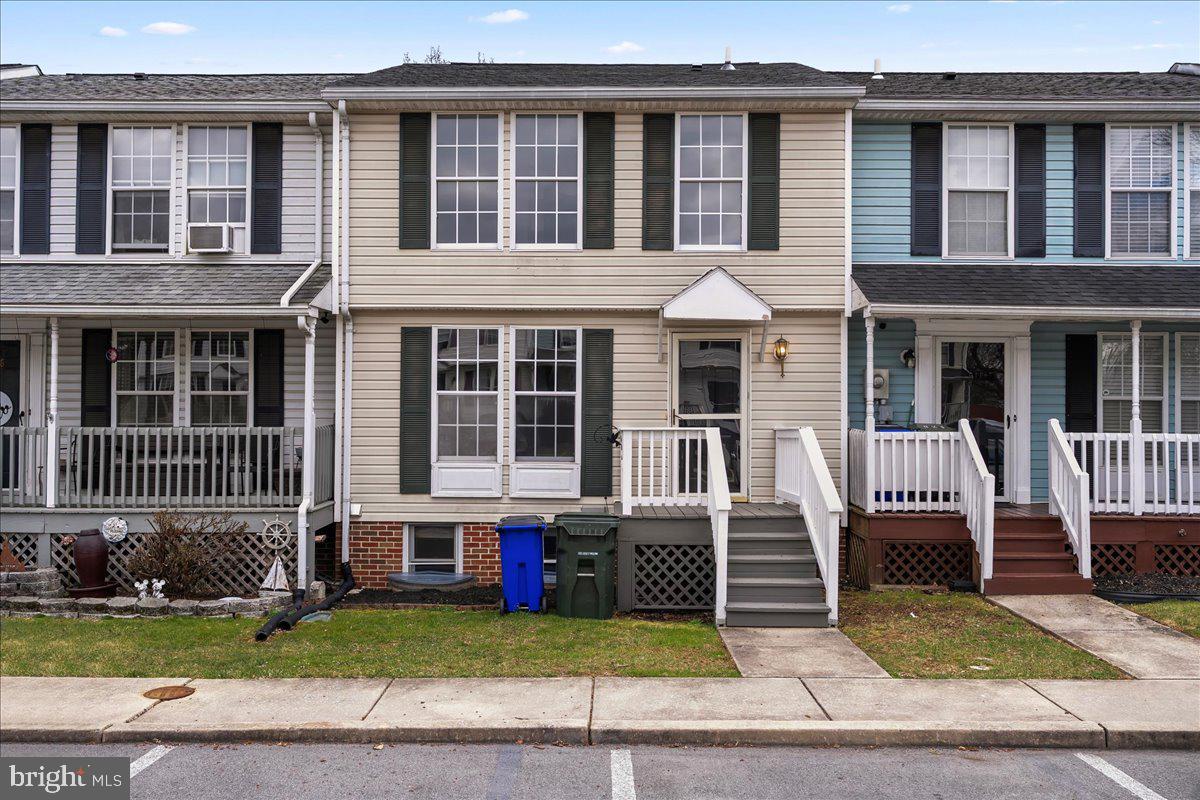 Priced To Sell Fast! Hot Updated 3 Level Townhouse, Spacious Kitchen with QUARTZ Counters, Stainless Steel Appliances, Modern Tile Backsplash, Spacious Bedrooms, New Custom Paint, Updated Bathrooms, New Flooring, New Lighting, Deck, Storage Shed, Much More!! Close to Schools, Shopping, and Commuter Routes. This Will Not Last!