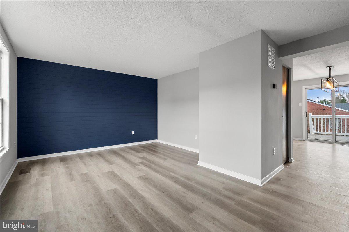 ROLLING MEADOWS - Residential