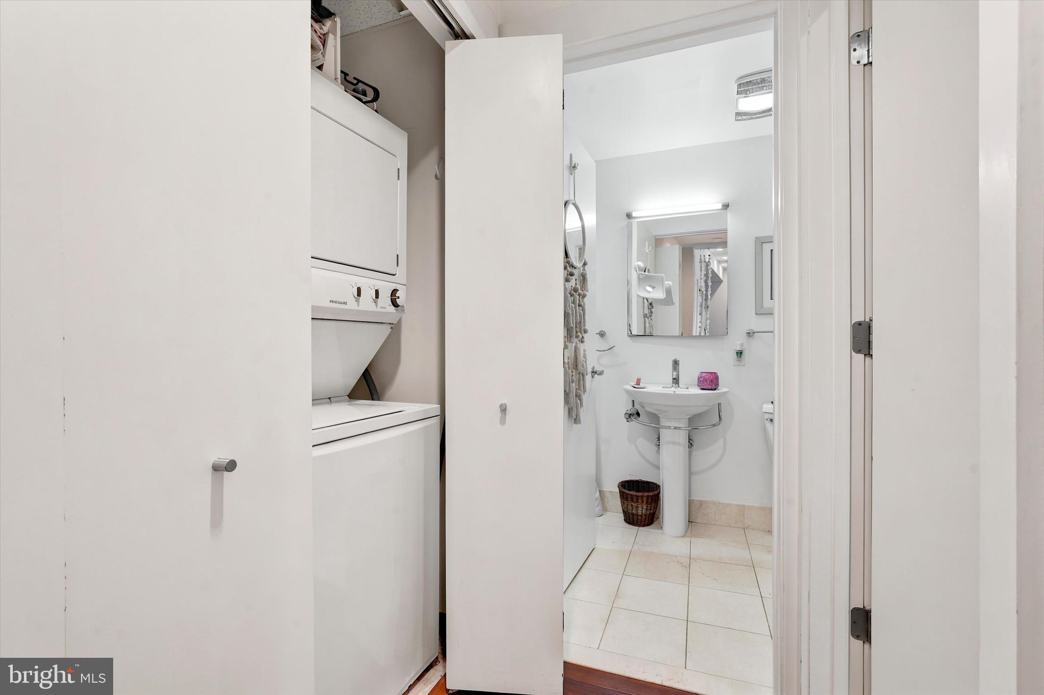 WASHINGTON SQ WEST - Residential