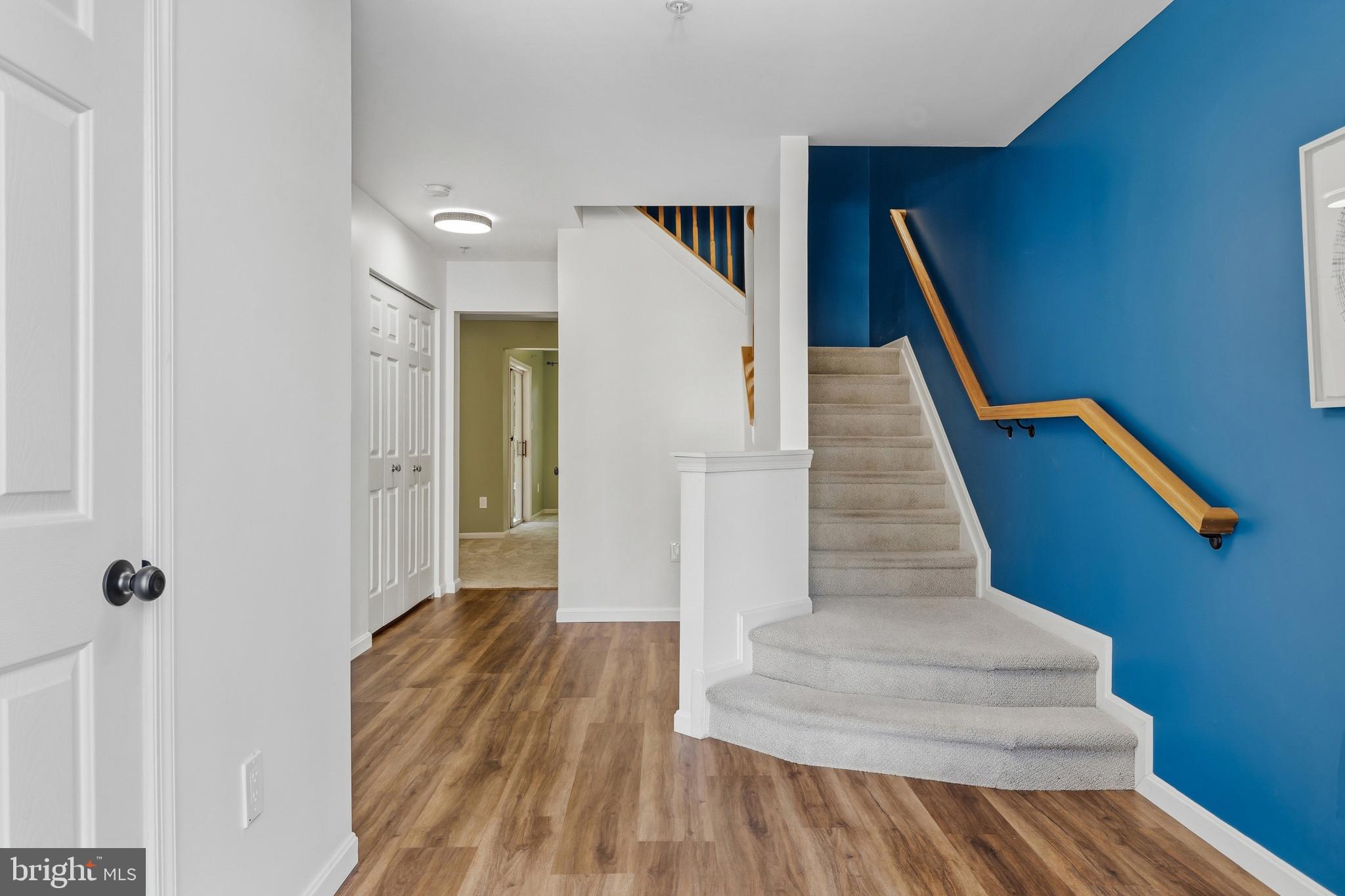 RIVER OAKS - Residential