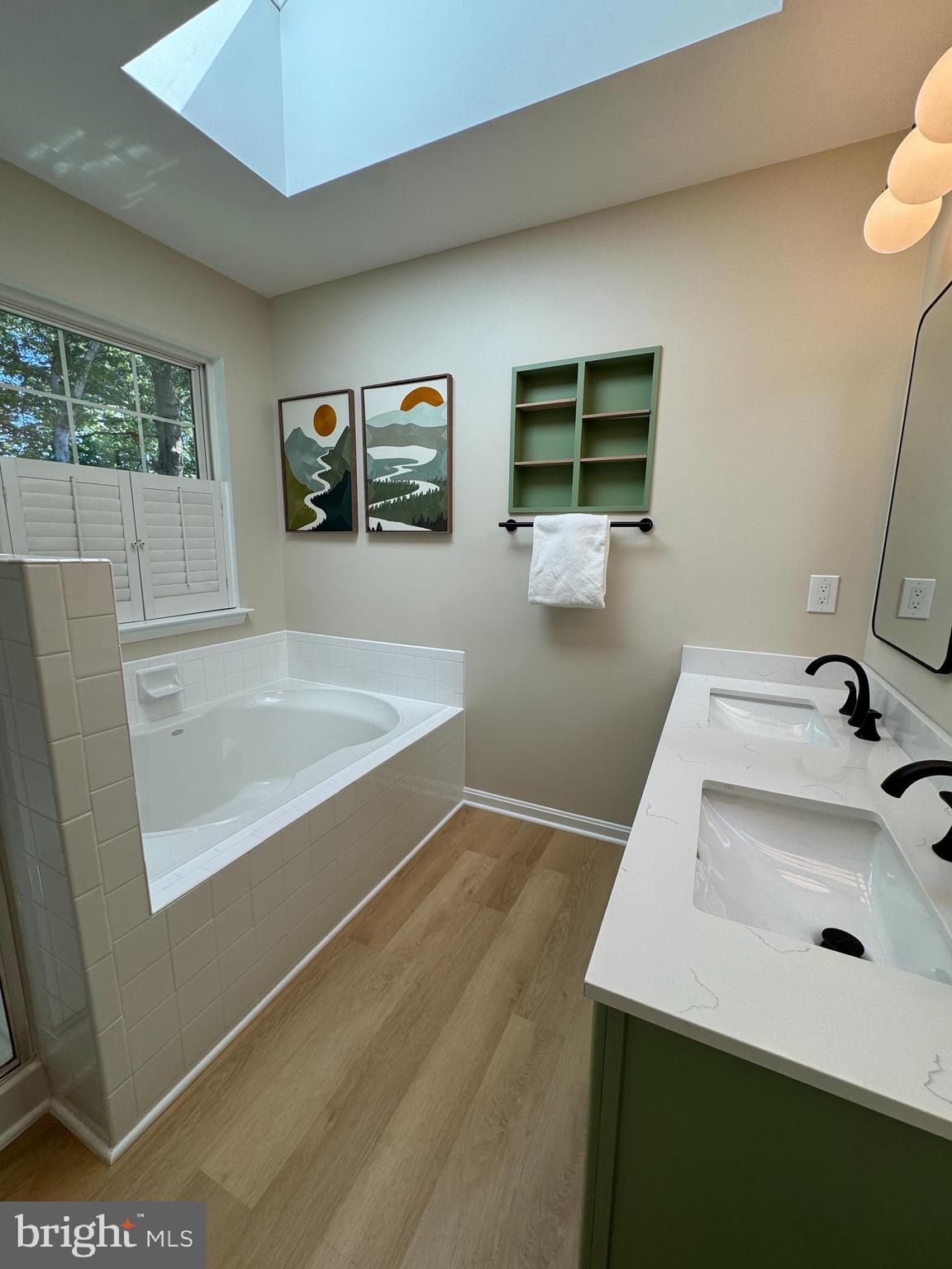 RIVER OAKS - Residential