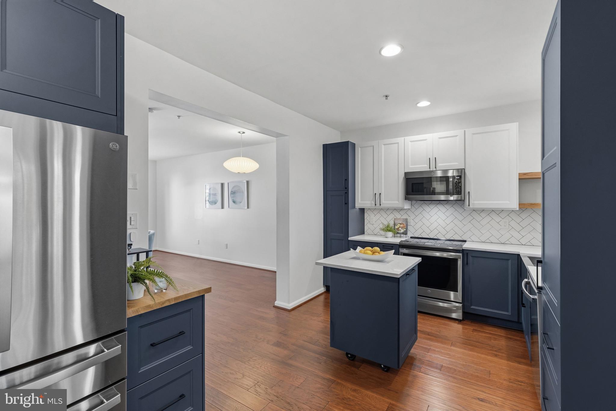 RIVER OAKS - Residential
