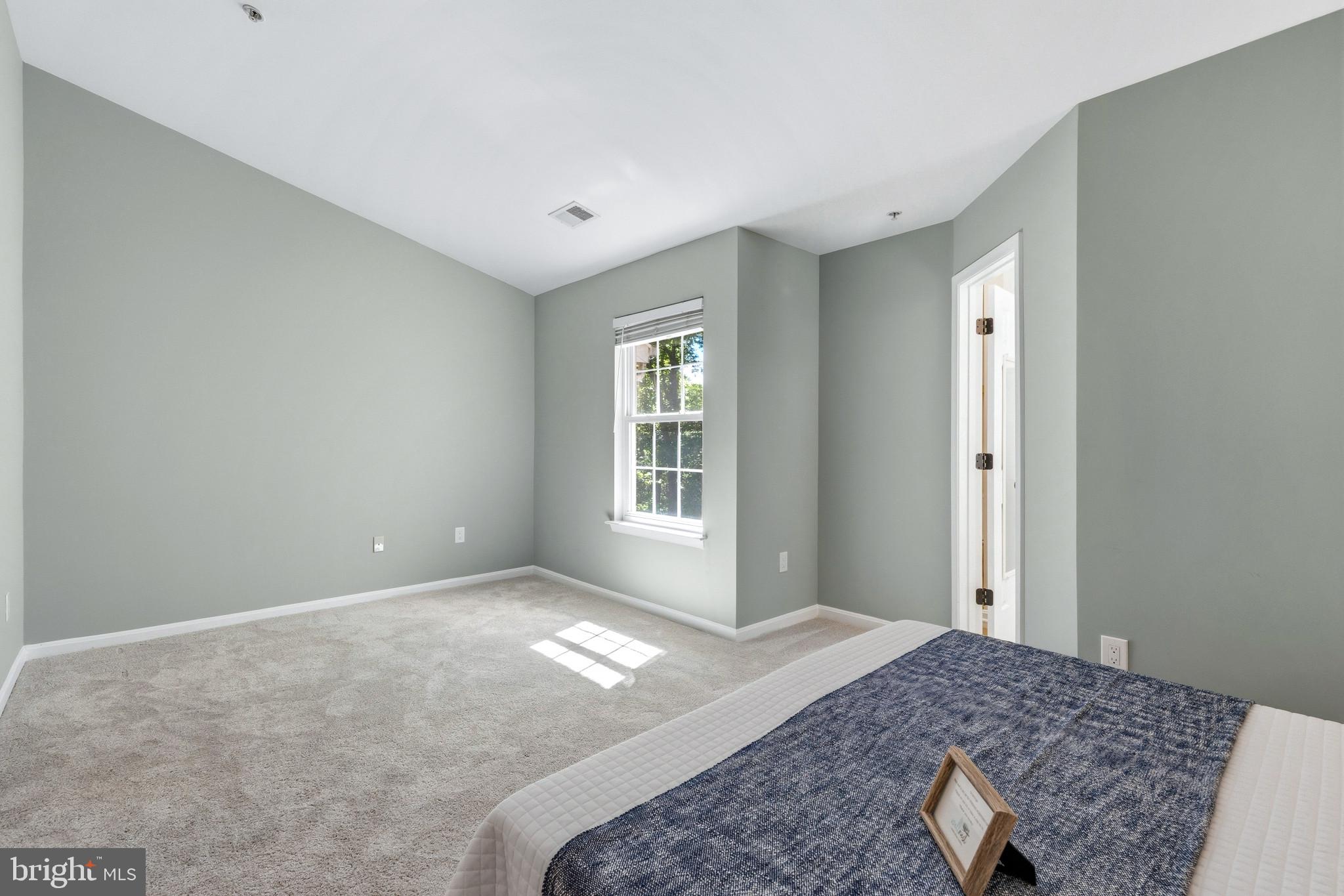RIVER OAKS - Residential
