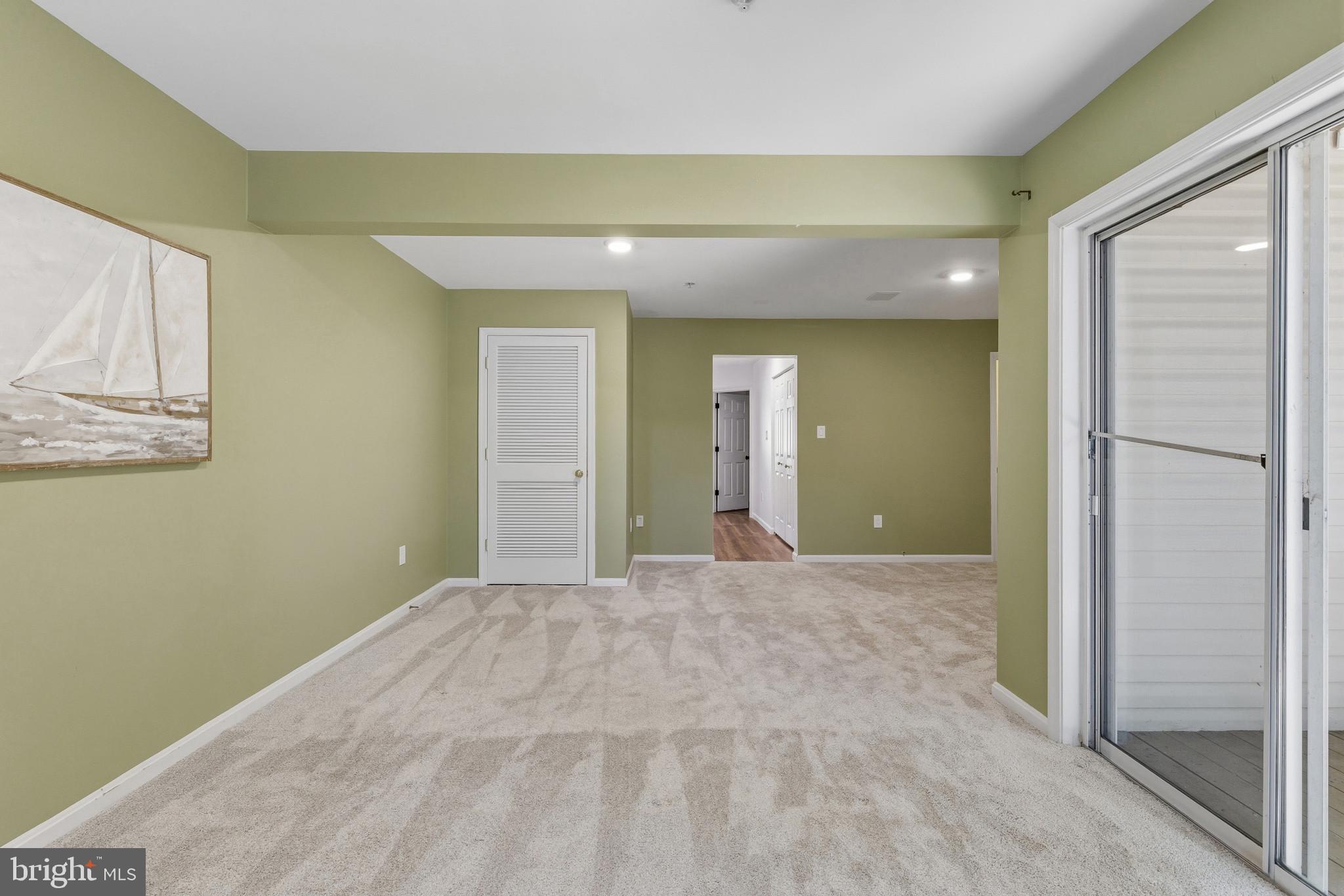 RIVER OAKS - Residential