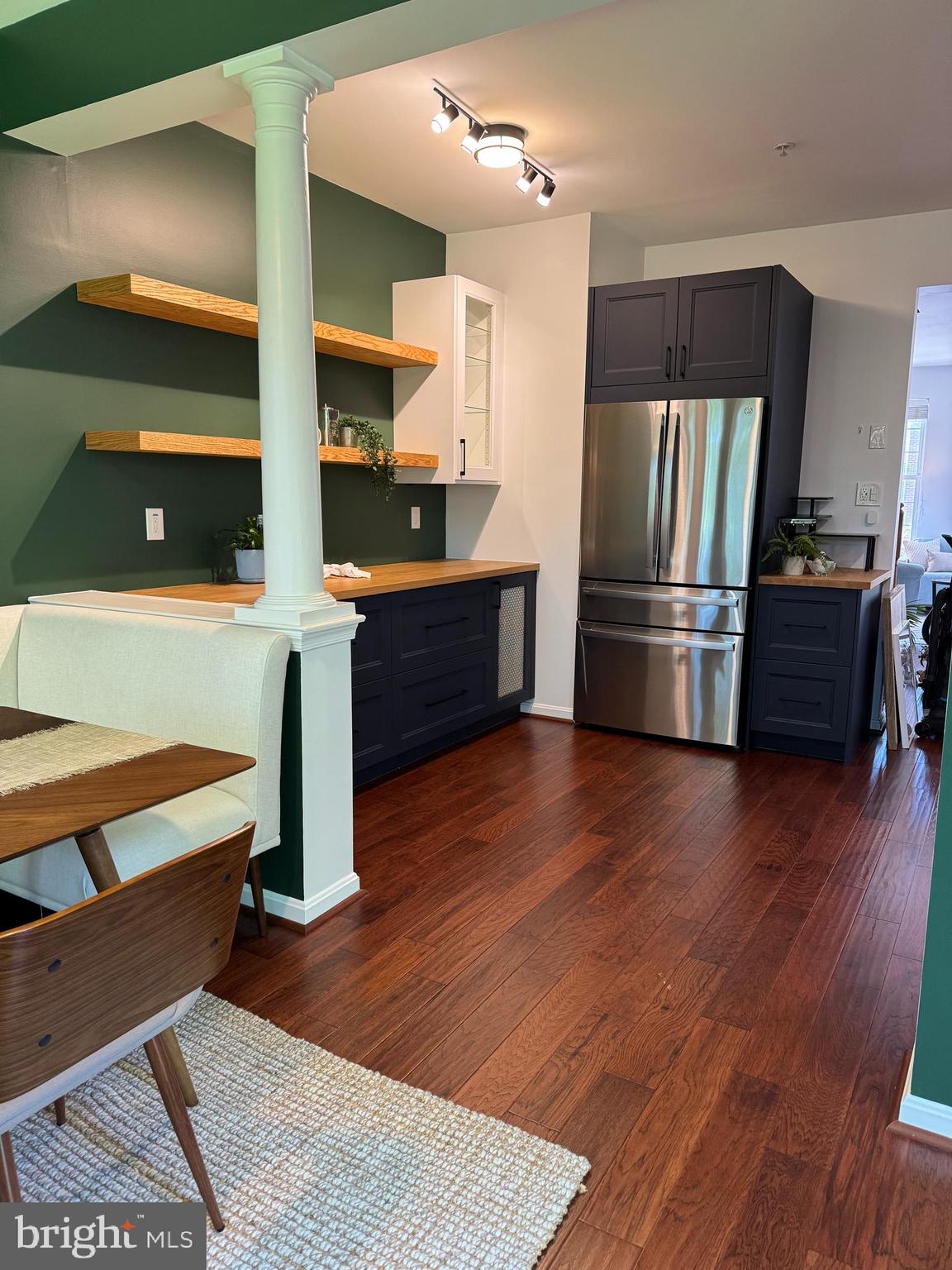 RIVER OAKS - Residential