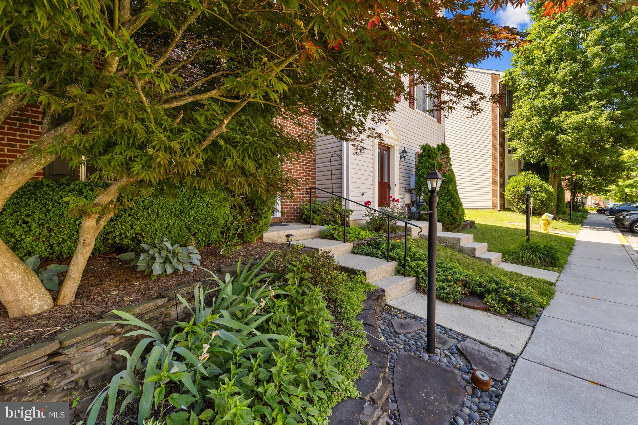 RIVER OAKS - Residential