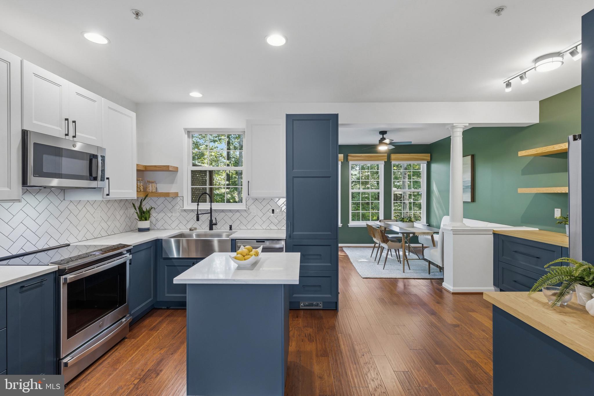 RIVER OAKS - Residential