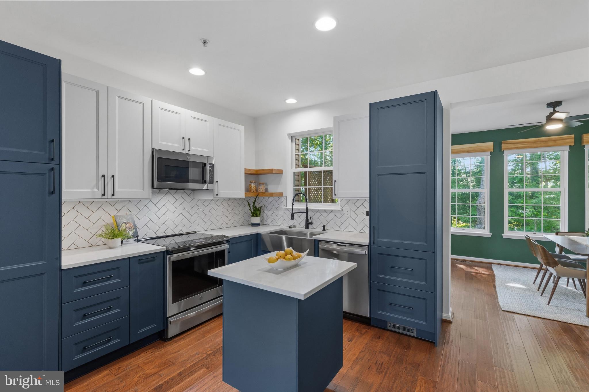 RIVER OAKS - Residential