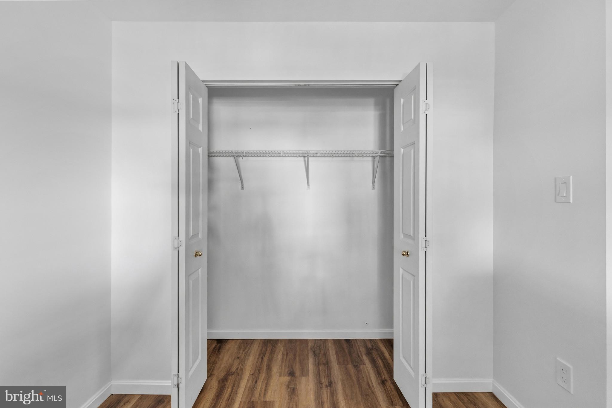 RIVER OAKS - Residential