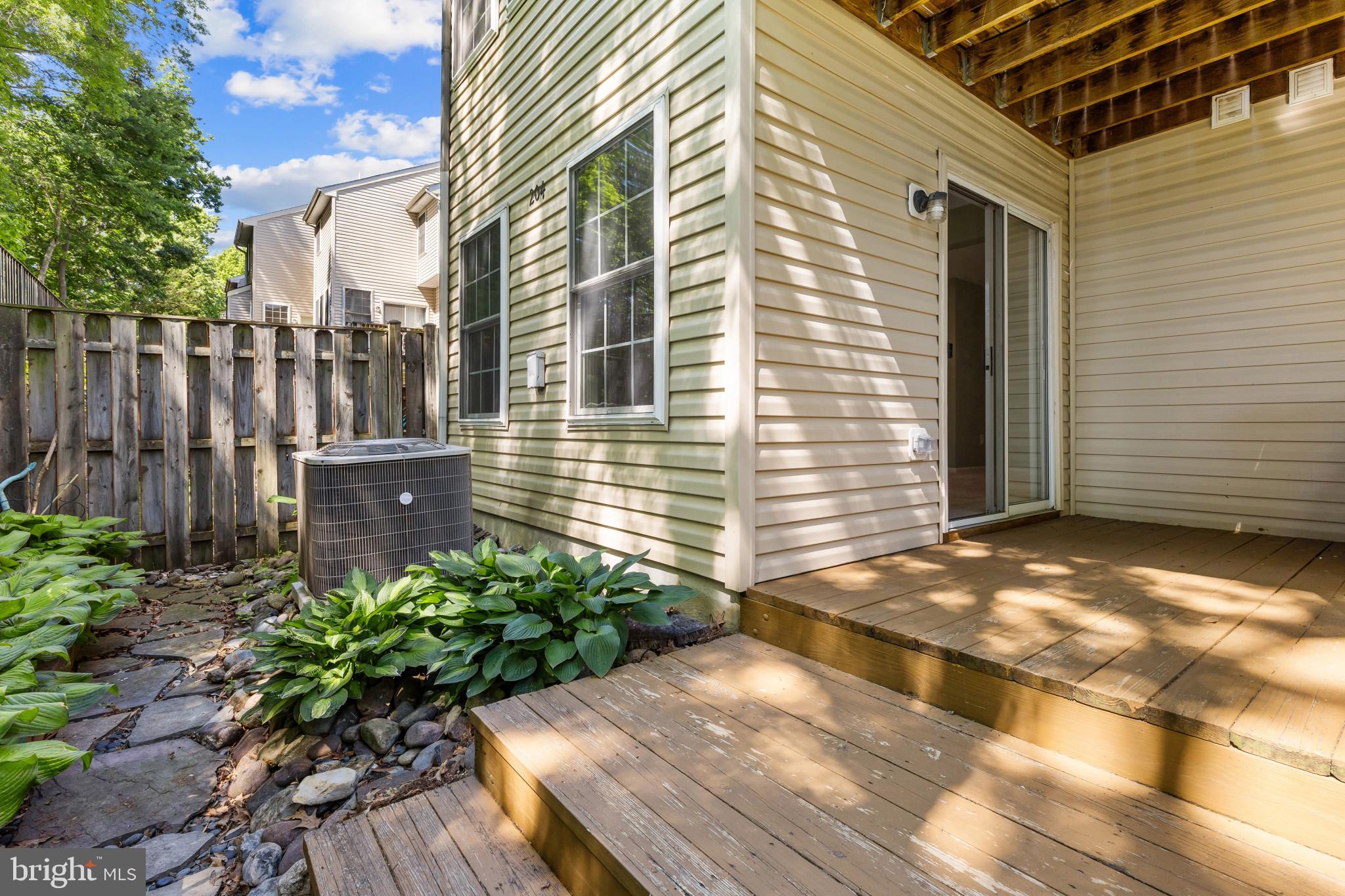 RIVER OAKS - Residential