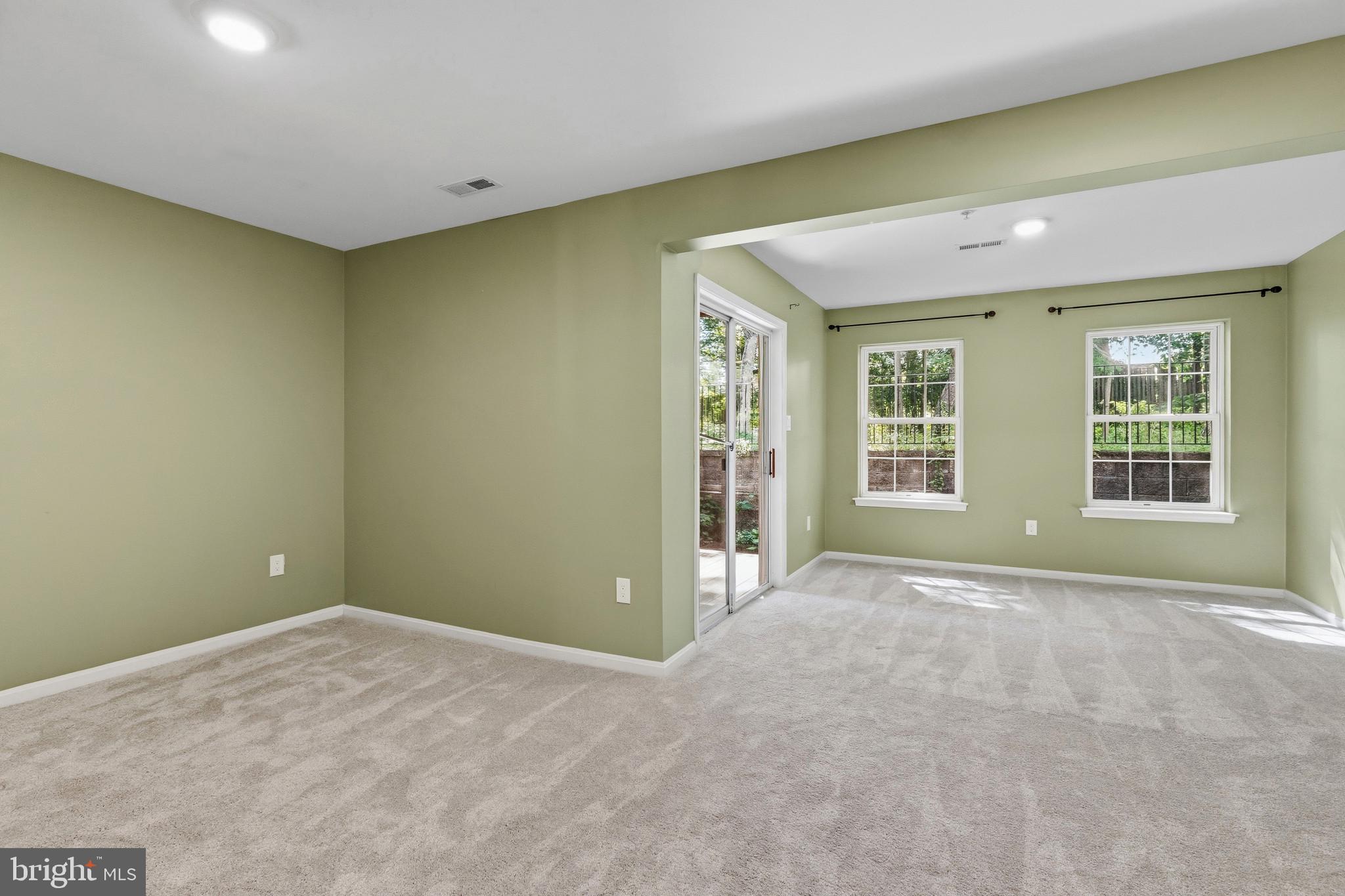 RIVER OAKS - Residential