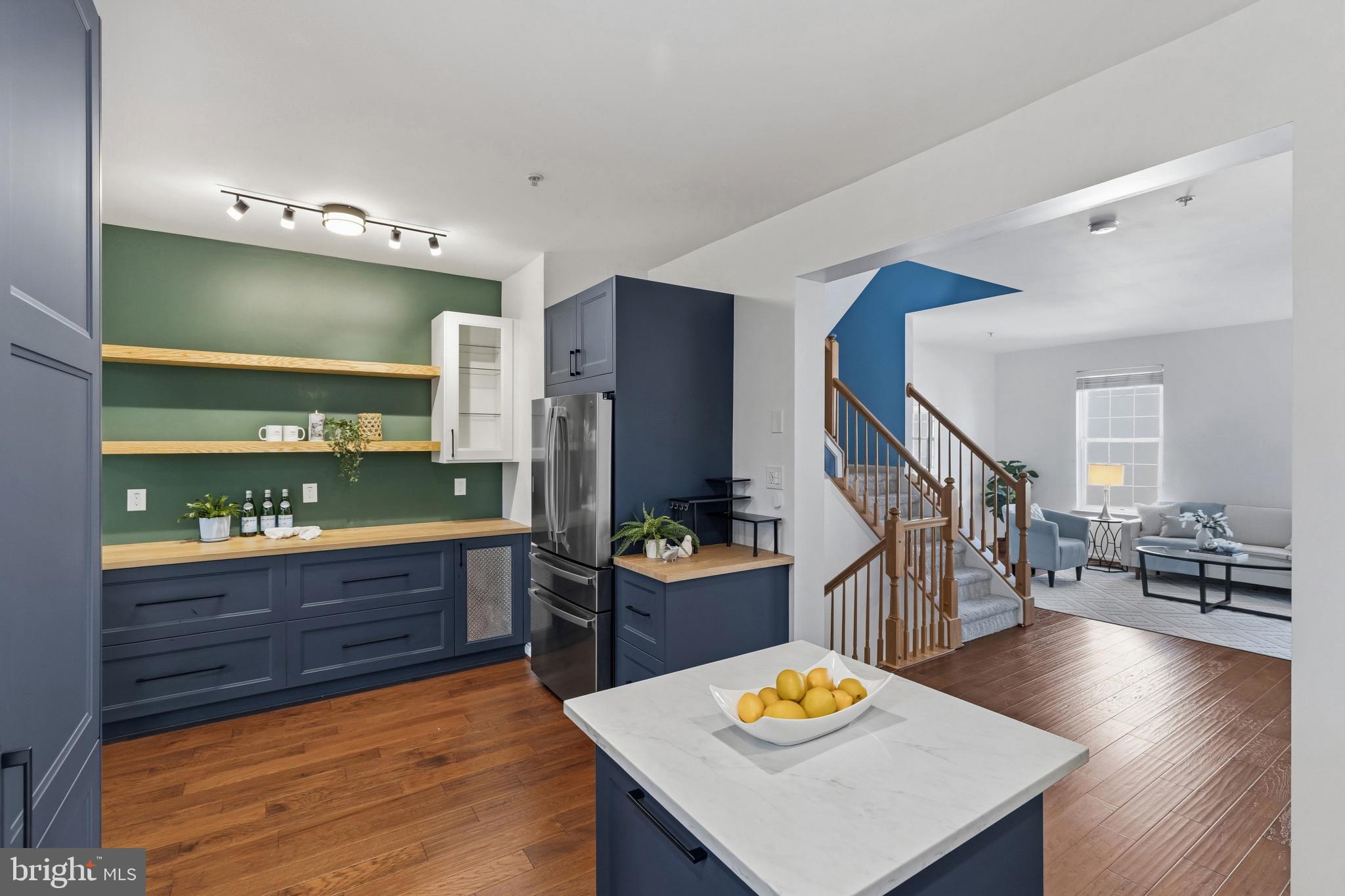 RIVER OAKS - Residential