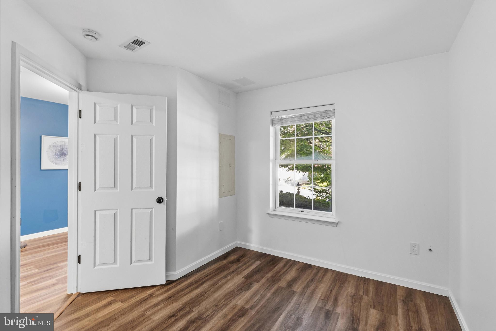 RIVER OAKS - Residential