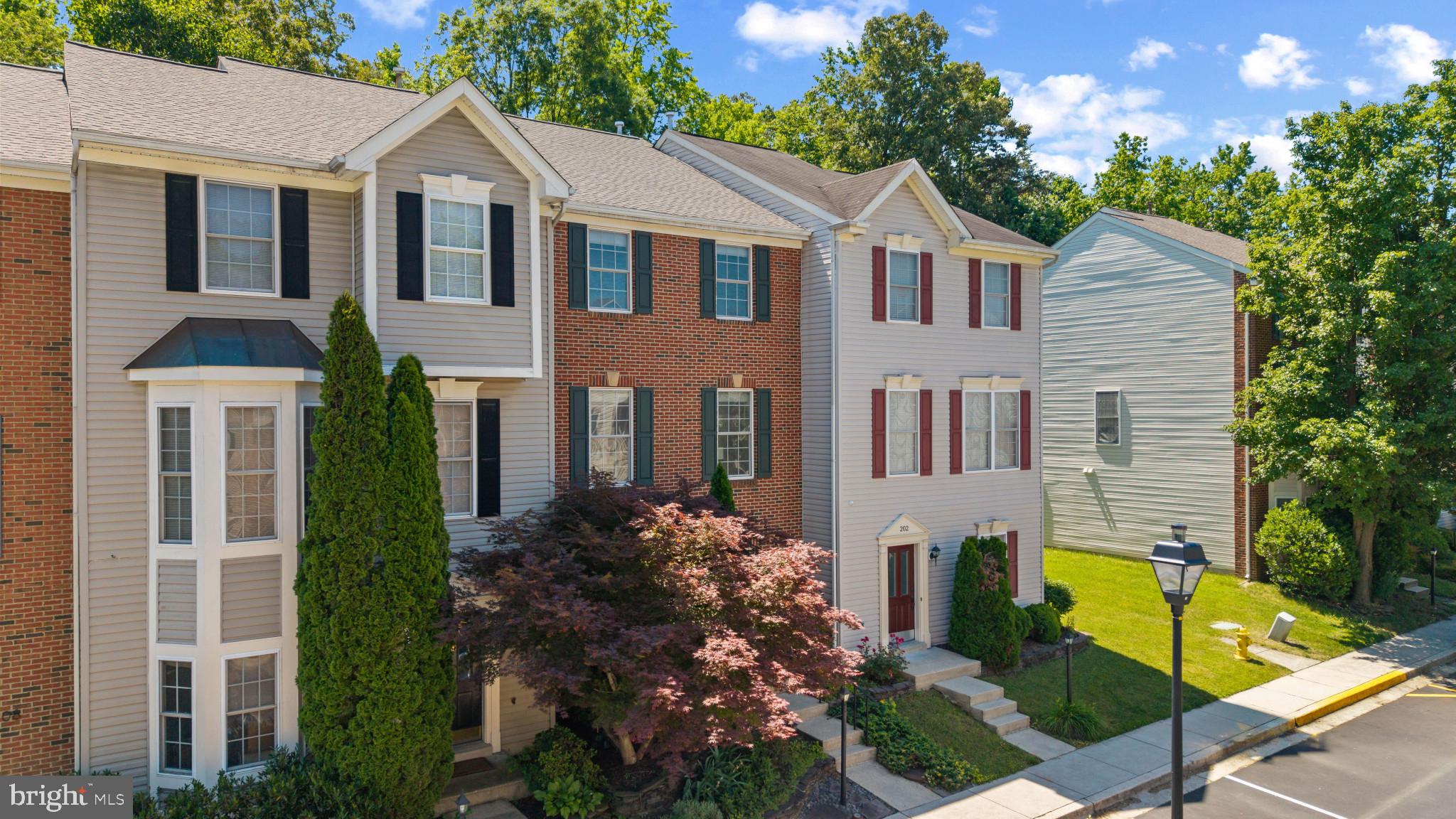 RIVER OAKS - Residential