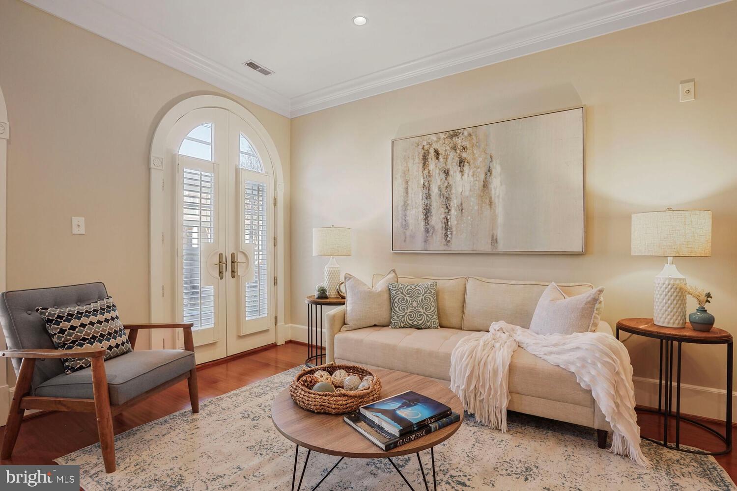 OLD TOWN ALEXANDRIA - Residential
