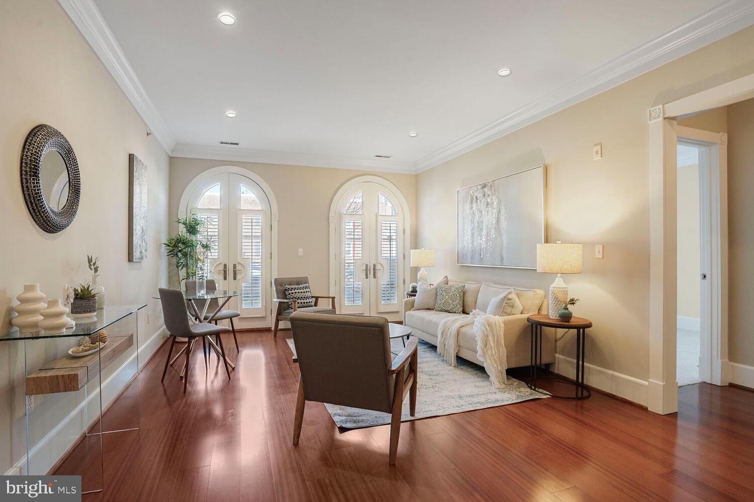 OLD TOWN ALEXANDRIA - Residential