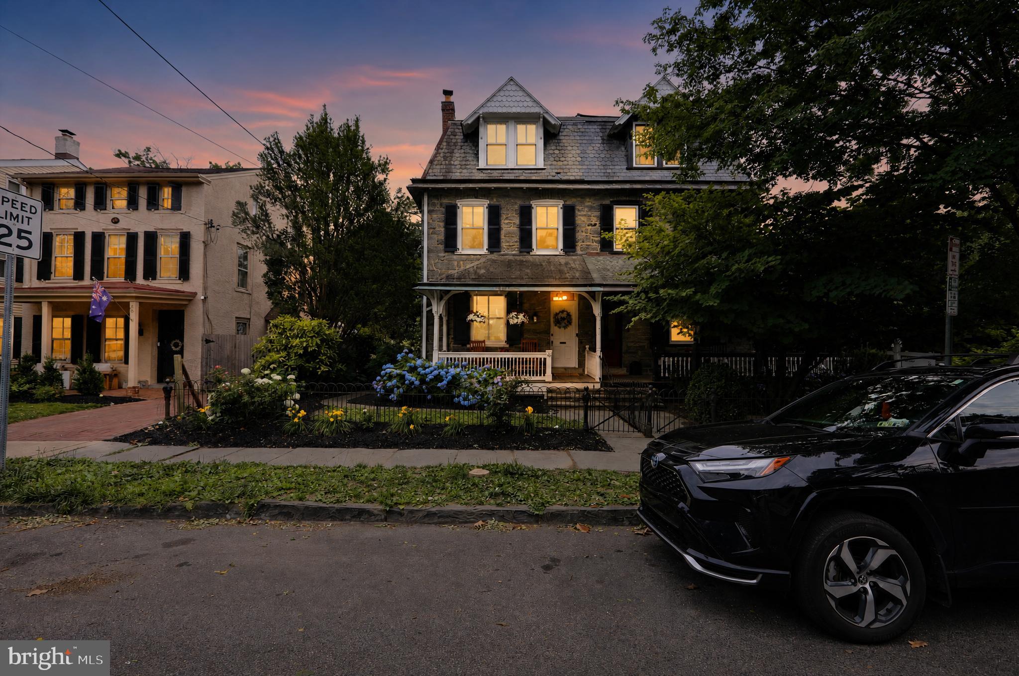 CHESTNUT HILL - Residential