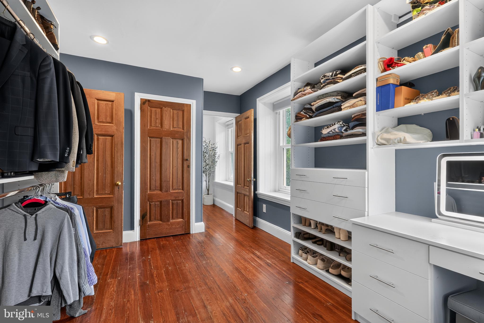 CHESTNUT HILL - Residential