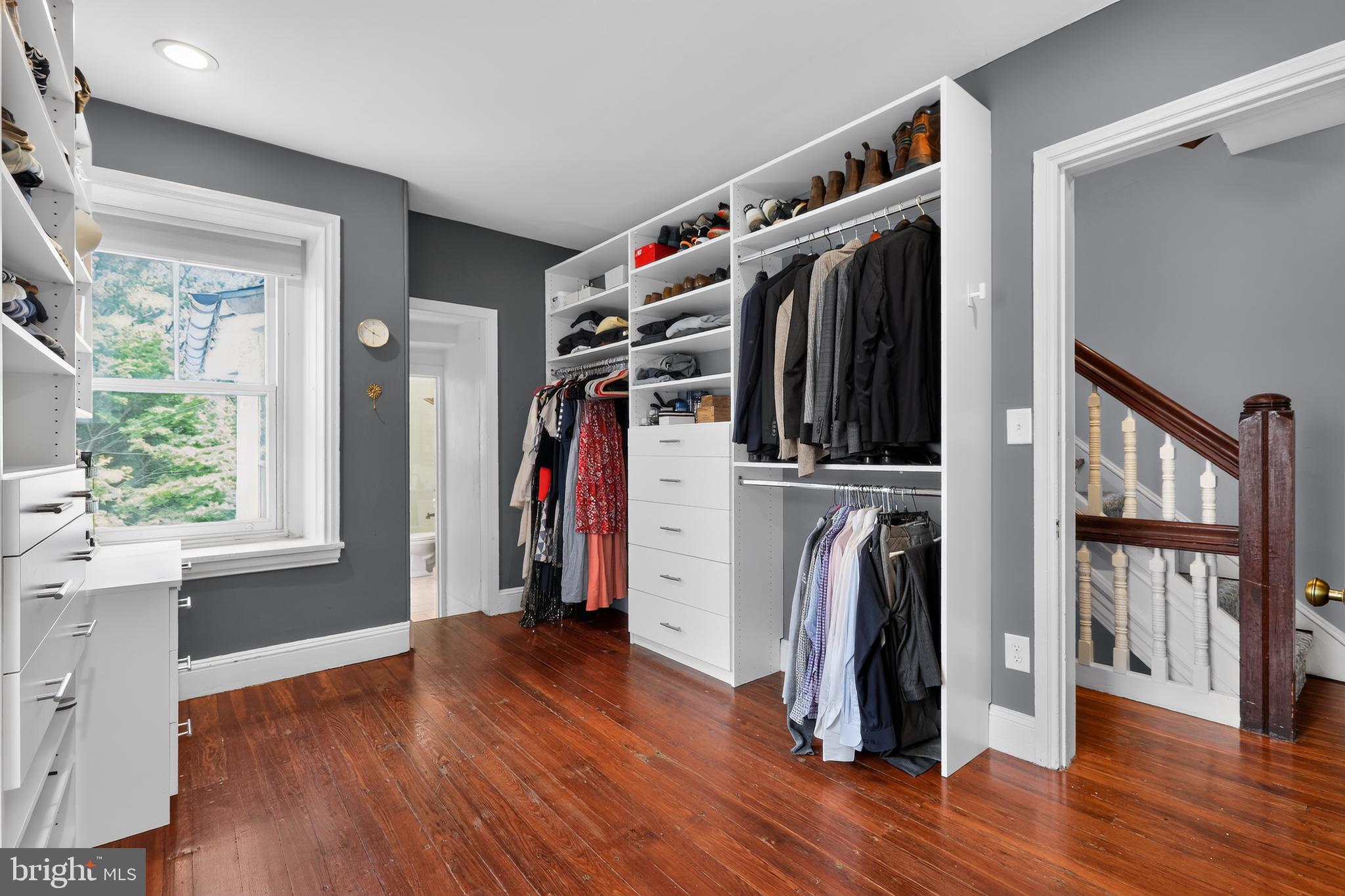 CHESTNUT HILL - Residential