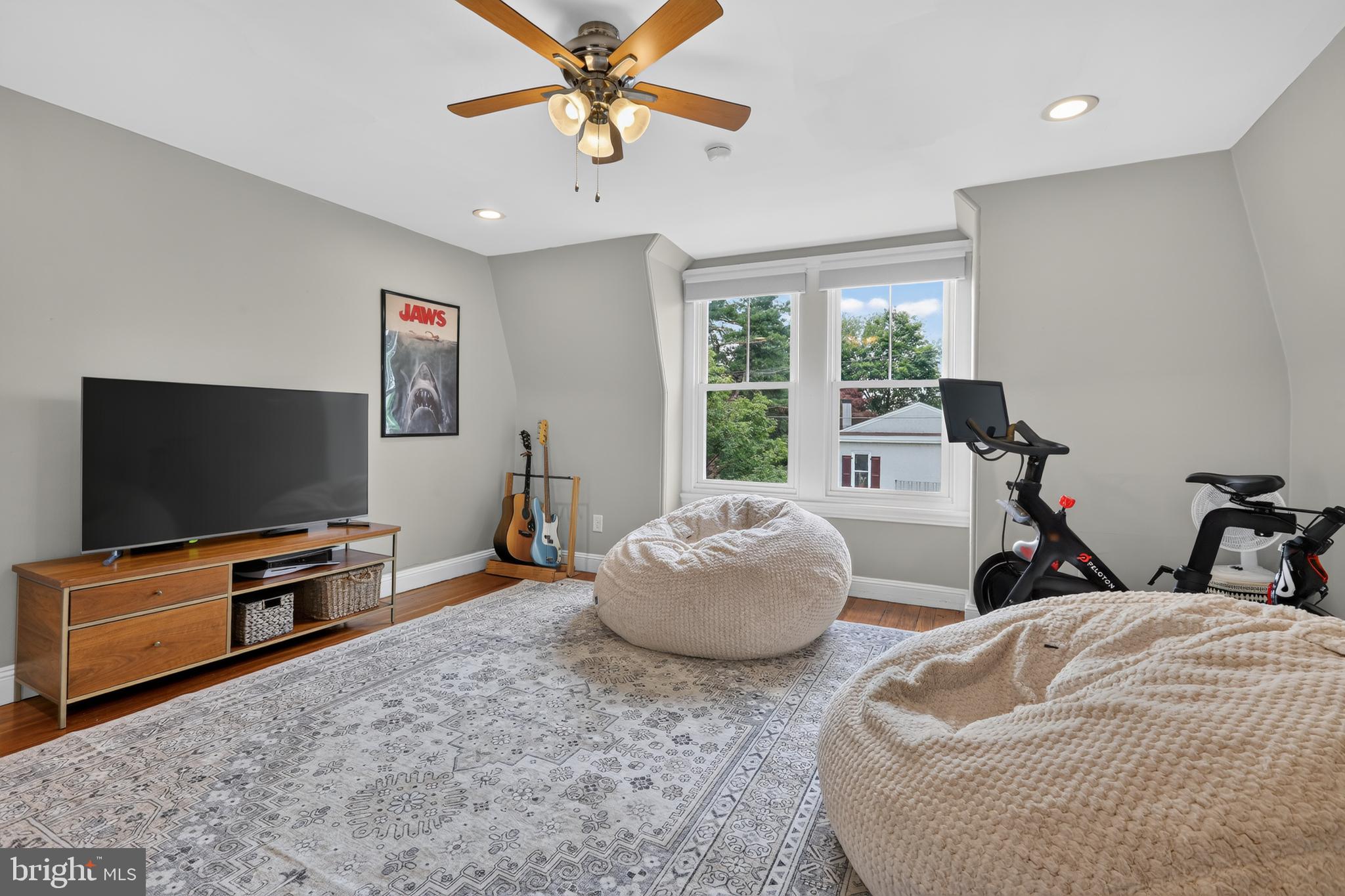 CHESTNUT HILL - Residential