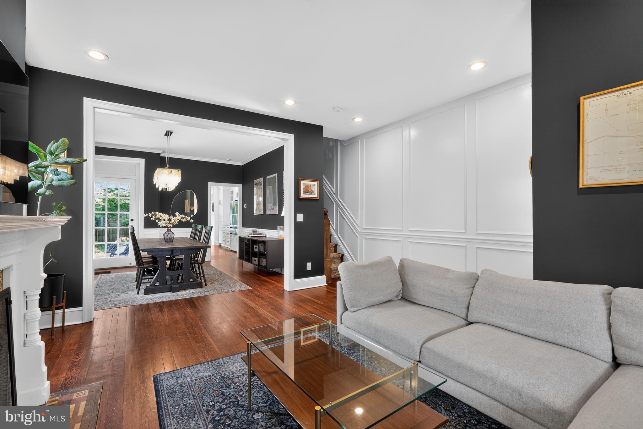 CHESTNUT HILL - Residential