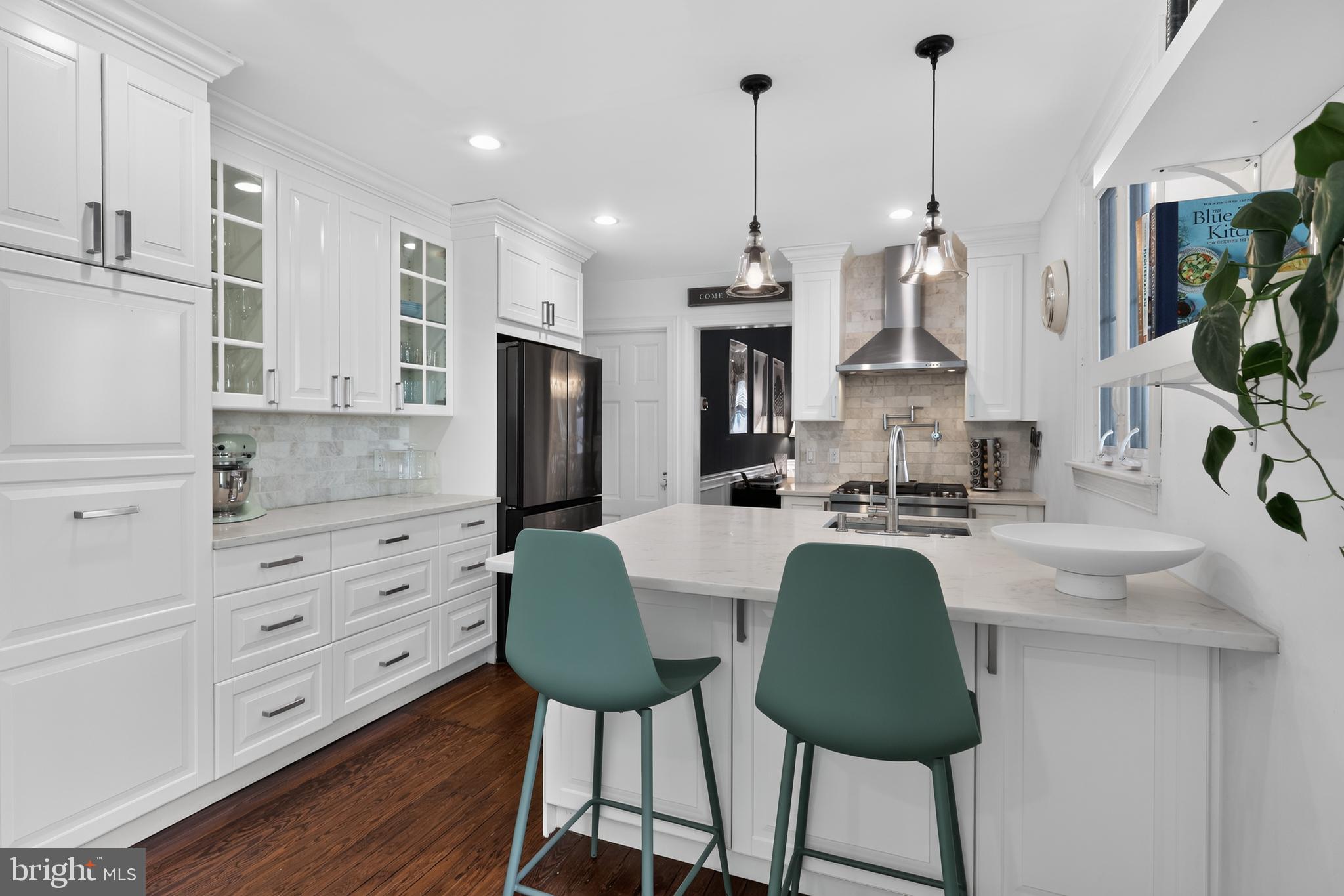 CHESTNUT HILL - Residential