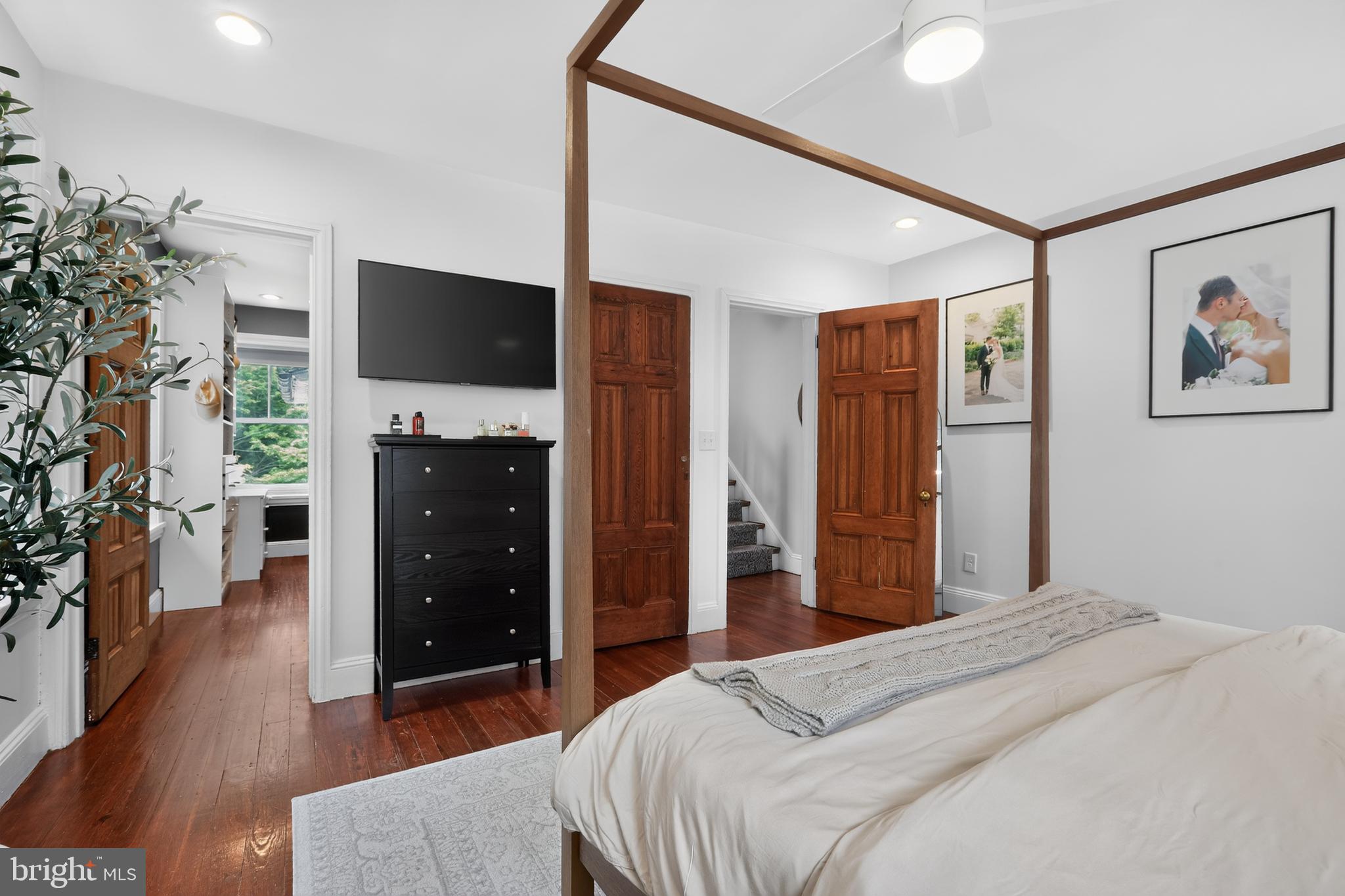 CHESTNUT HILL - Residential