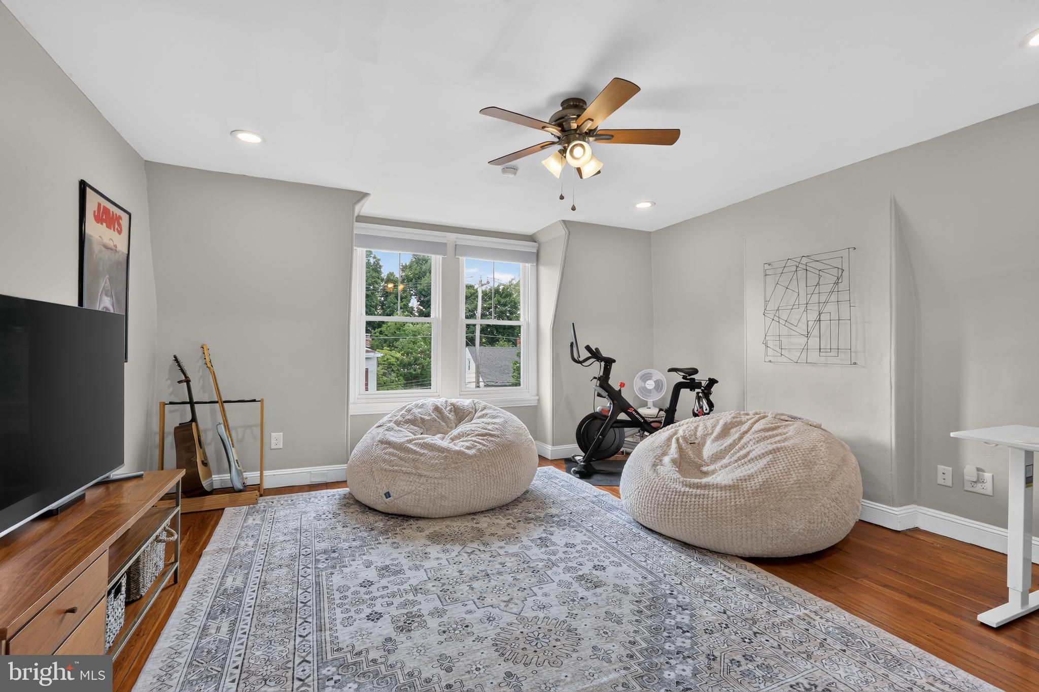 CHESTNUT HILL - Residential