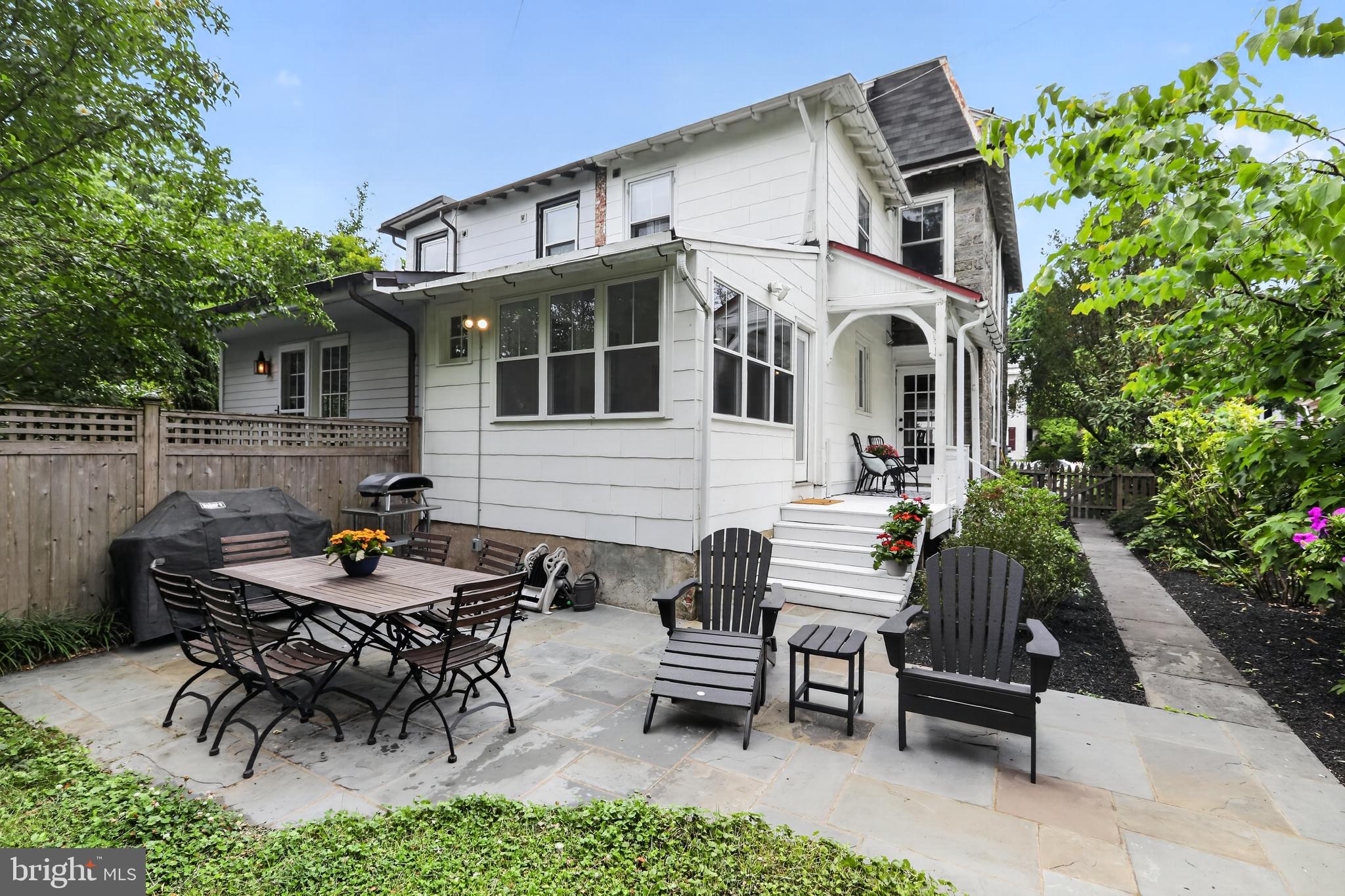 CHESTNUT HILL - Residential
