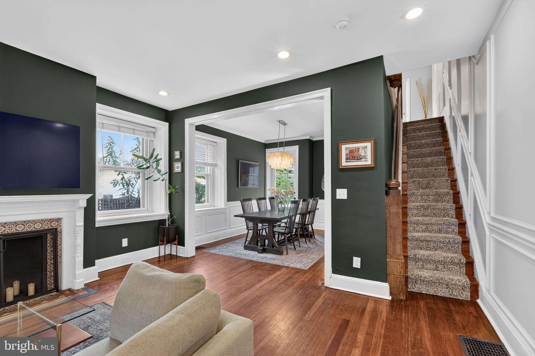 CHESTNUT HILL - Residential