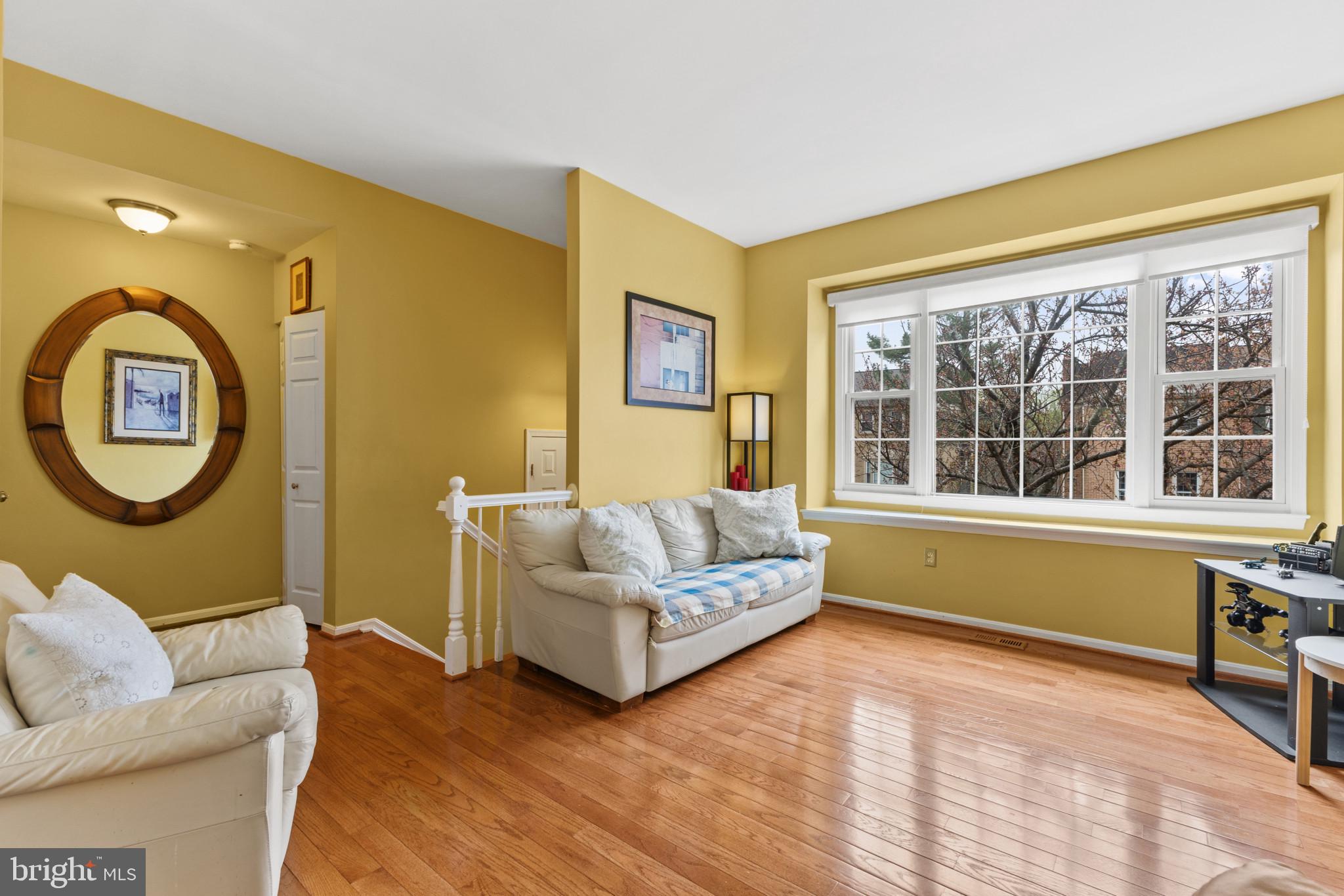LAKEPOINTE - Residential