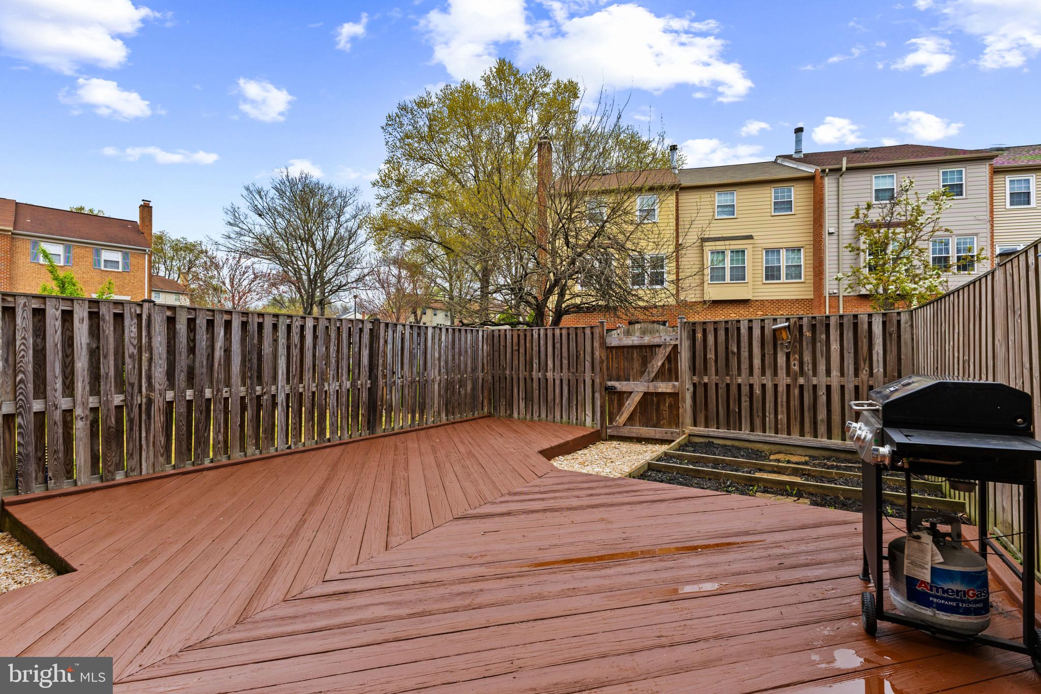 LAKEPOINTE - Residential