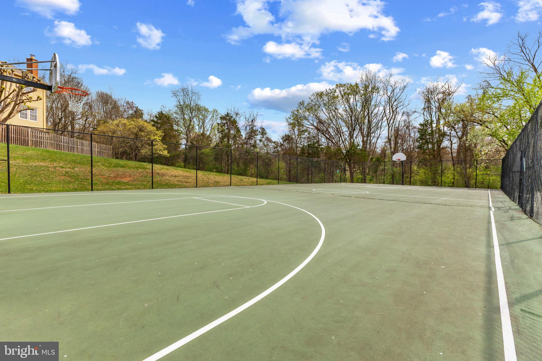 LAKEPOINTE - Residential
