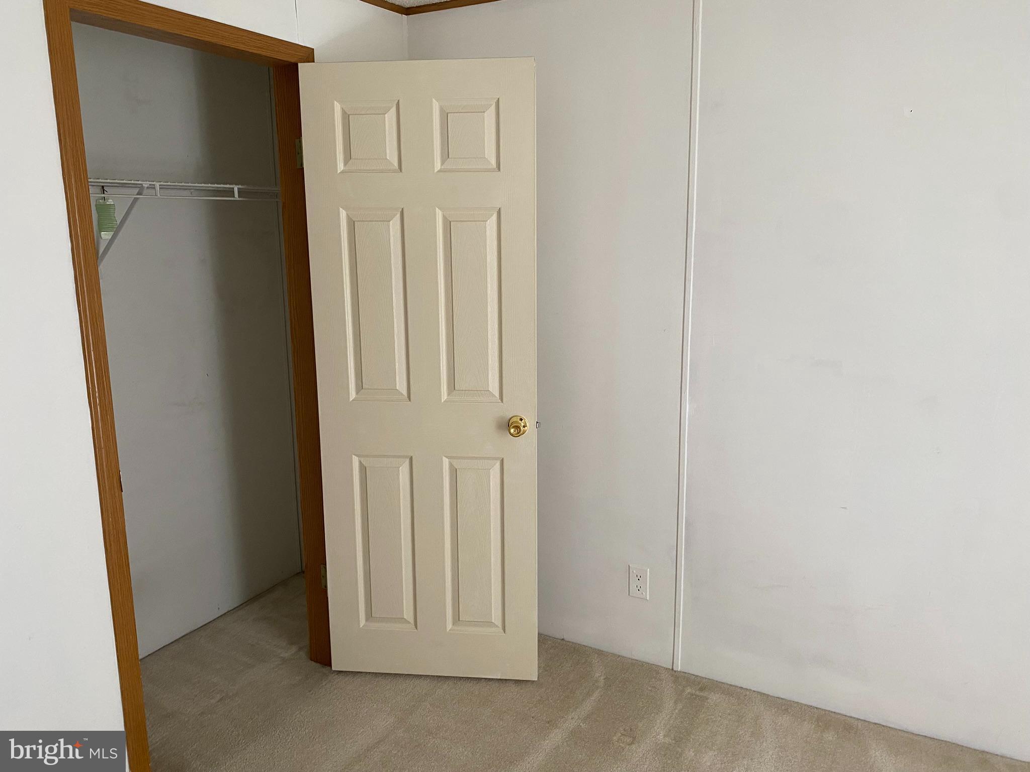 HOLIDAY MOBILE ESTATES - Residential
