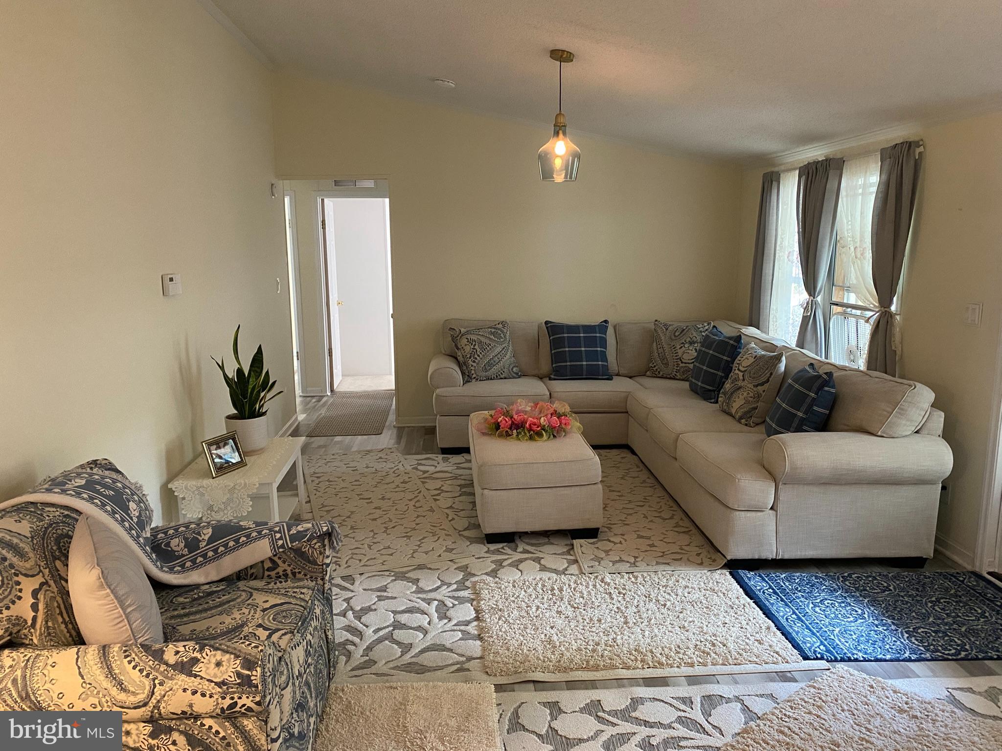 HOLIDAY MOBILE ESTATES - Residential