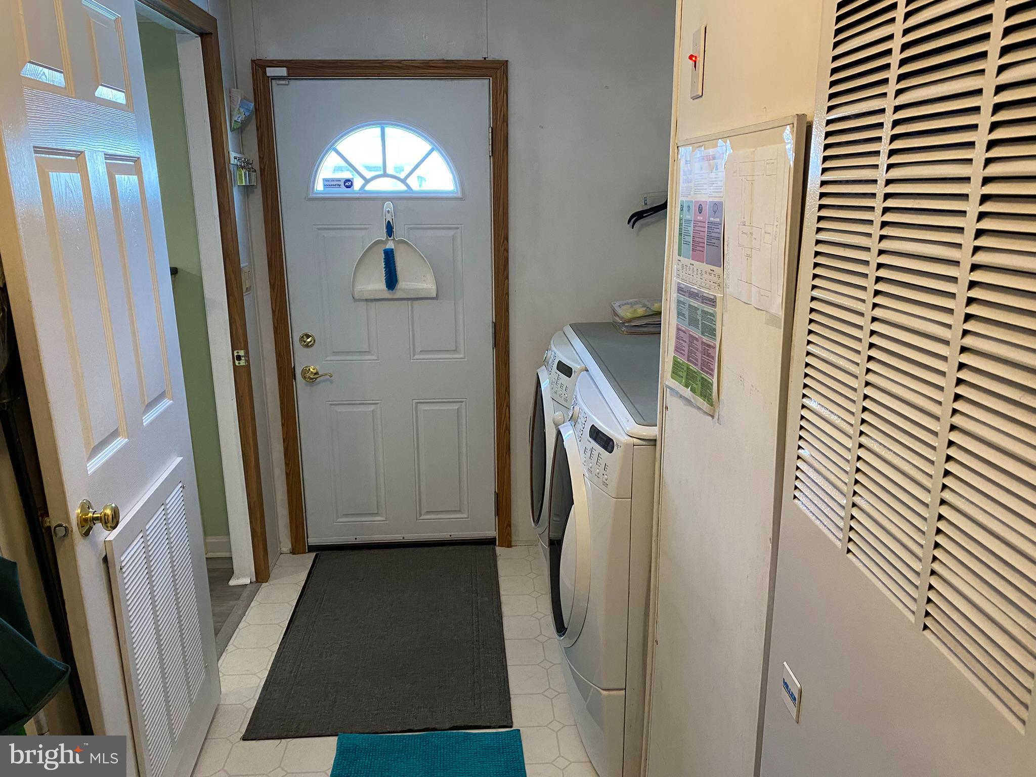 HOLIDAY MOBILE ESTATES - Residential
