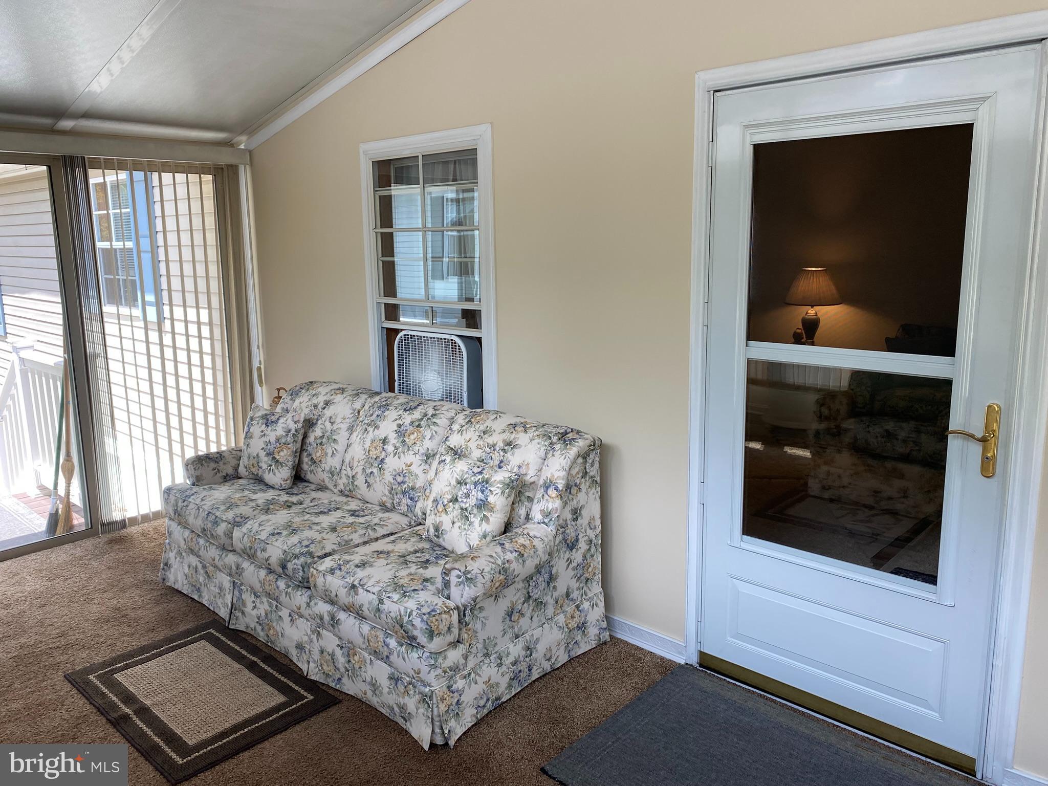 HOLIDAY MOBILE ESTATES - Residential
