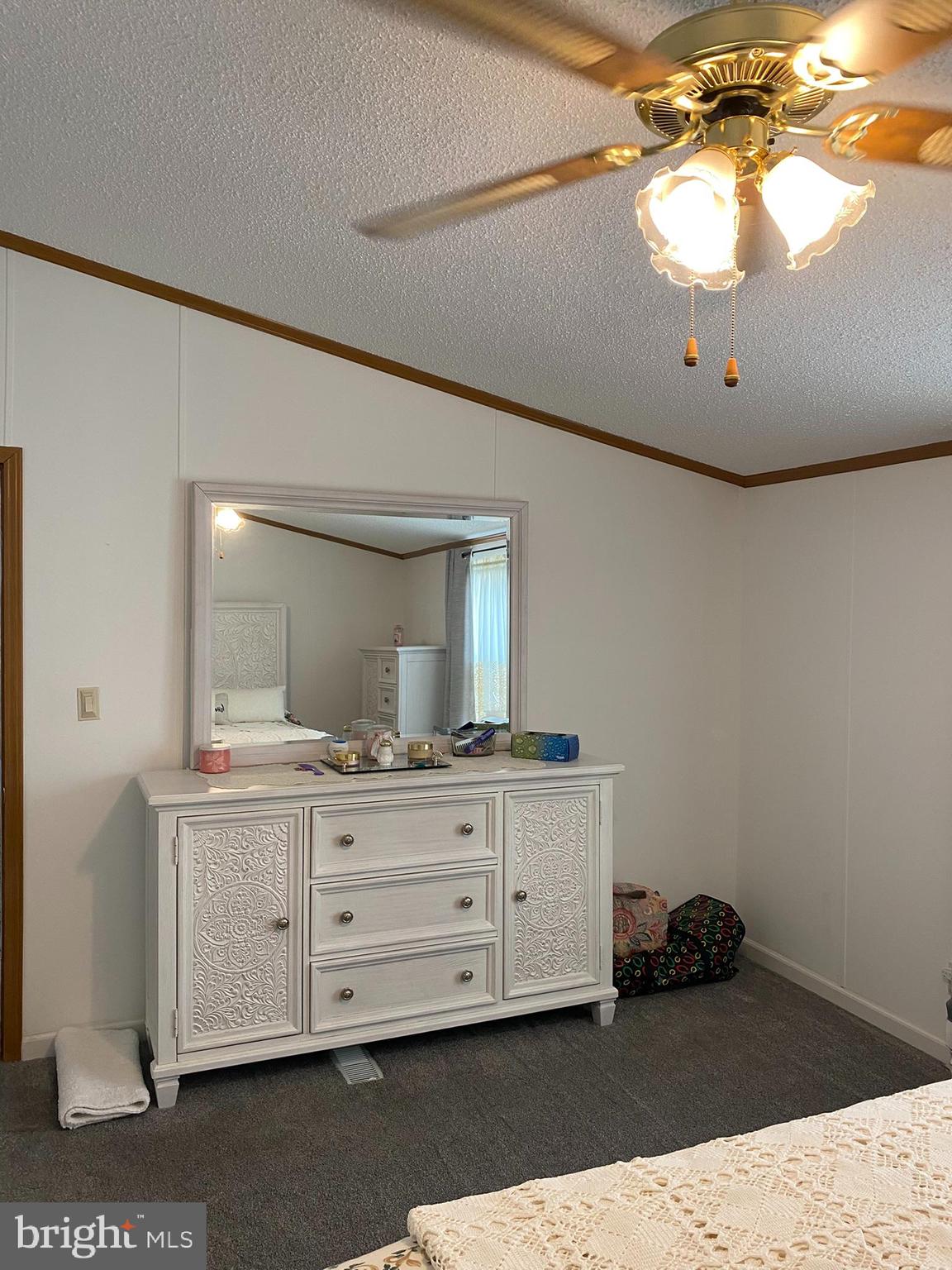 HOLIDAY MOBILE ESTATES - Residential