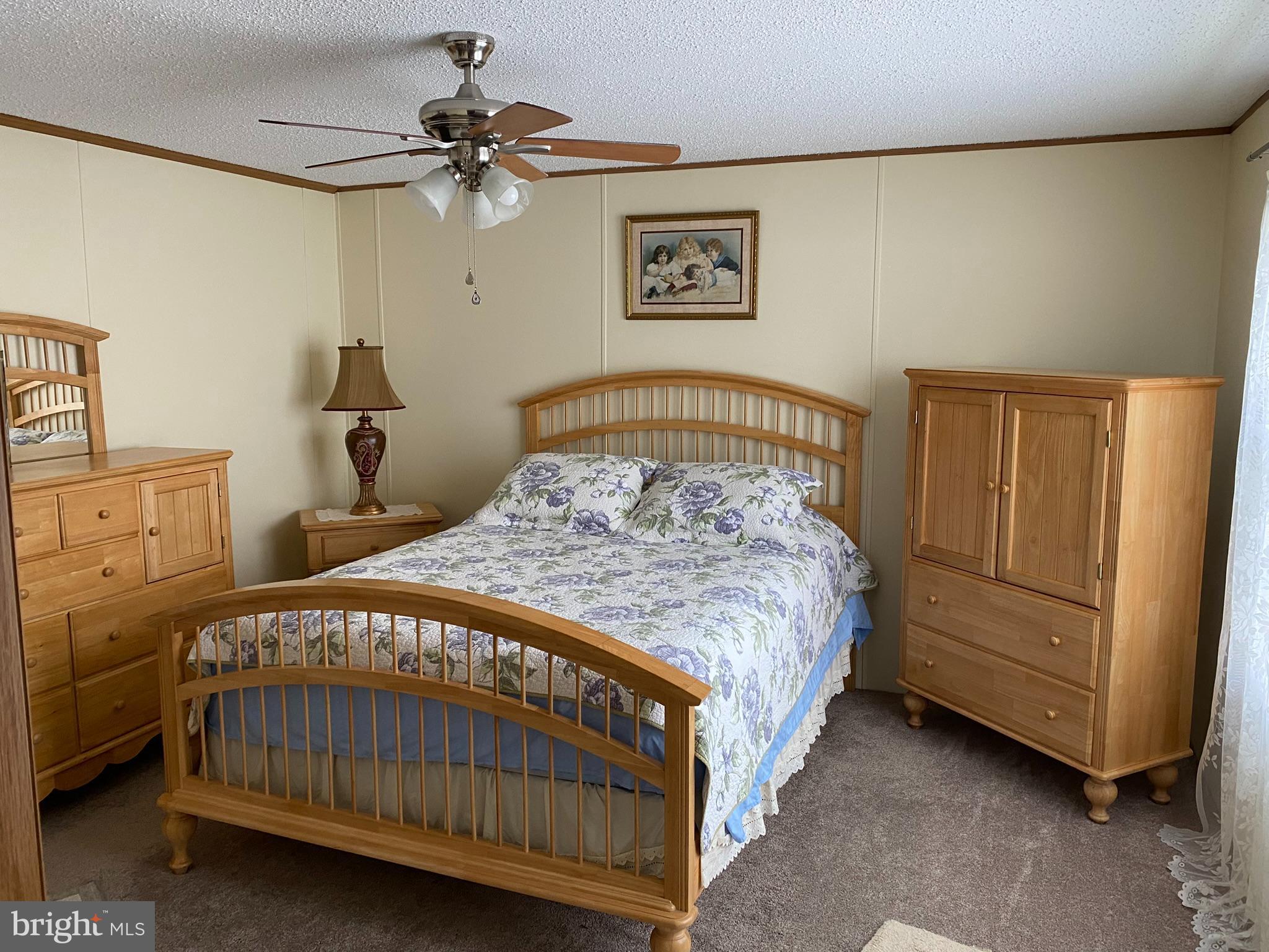 HOLIDAY MOBILE ESTATES - Residential